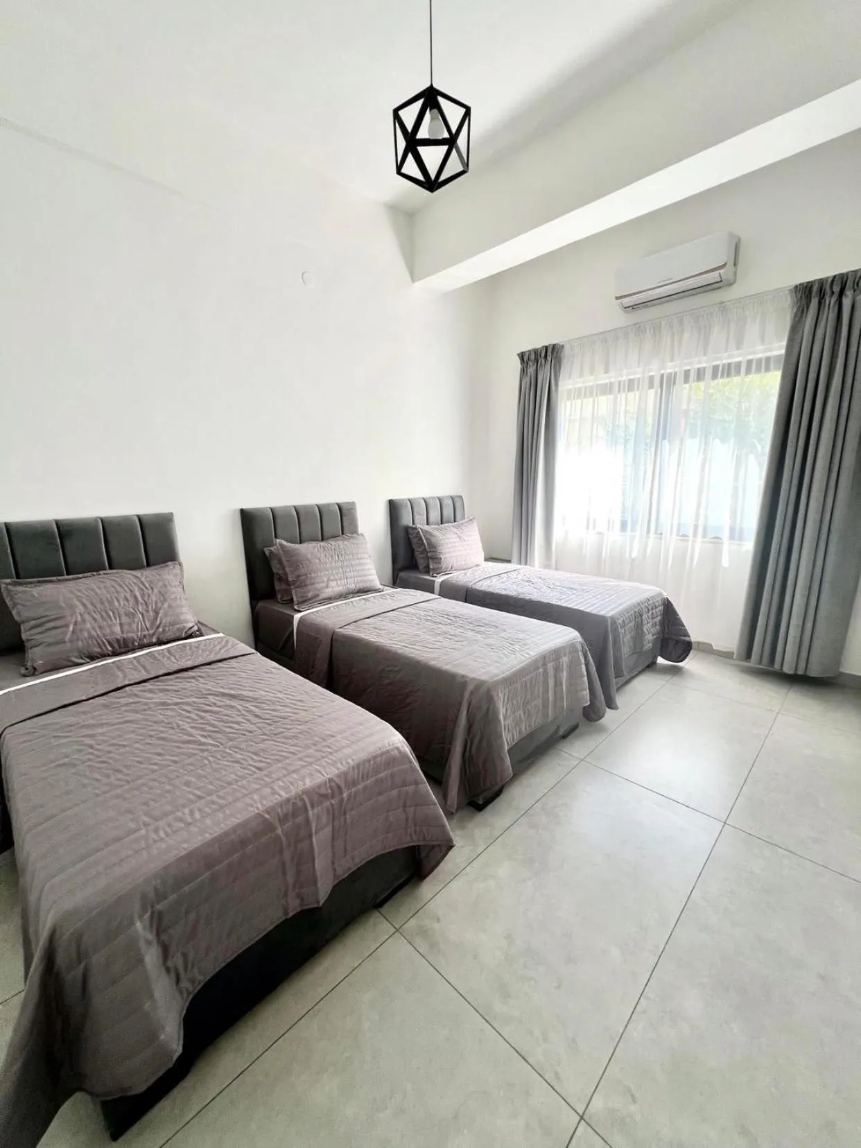 Photo of the whole room, Bed in Jordan Tower Hotel