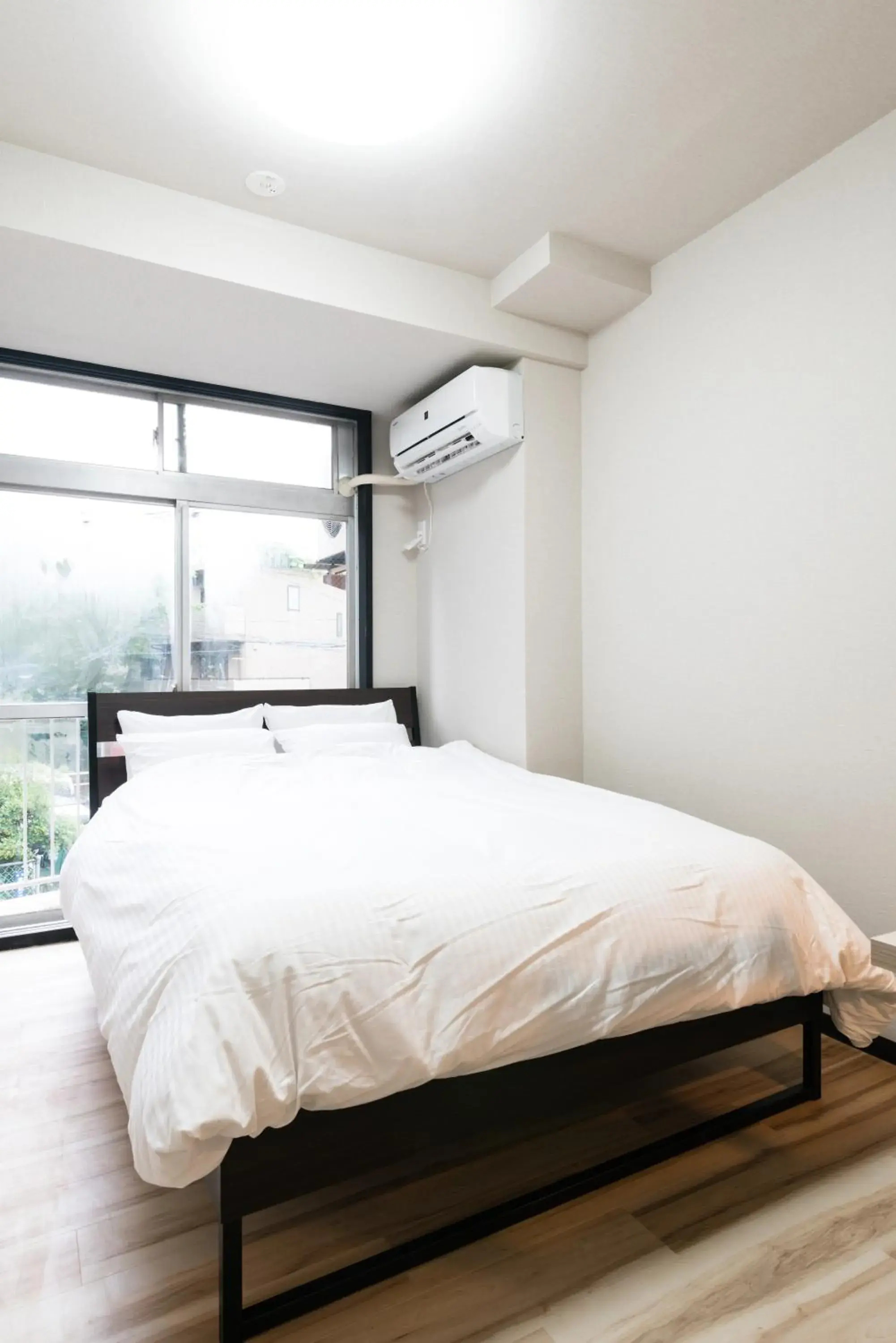 Double Room with Shared Bathroom in Tokyo Guest House Ouji Music Lounge Double Room with Shared Bathroom in Tokyo Guest House Ouji Music Lounge