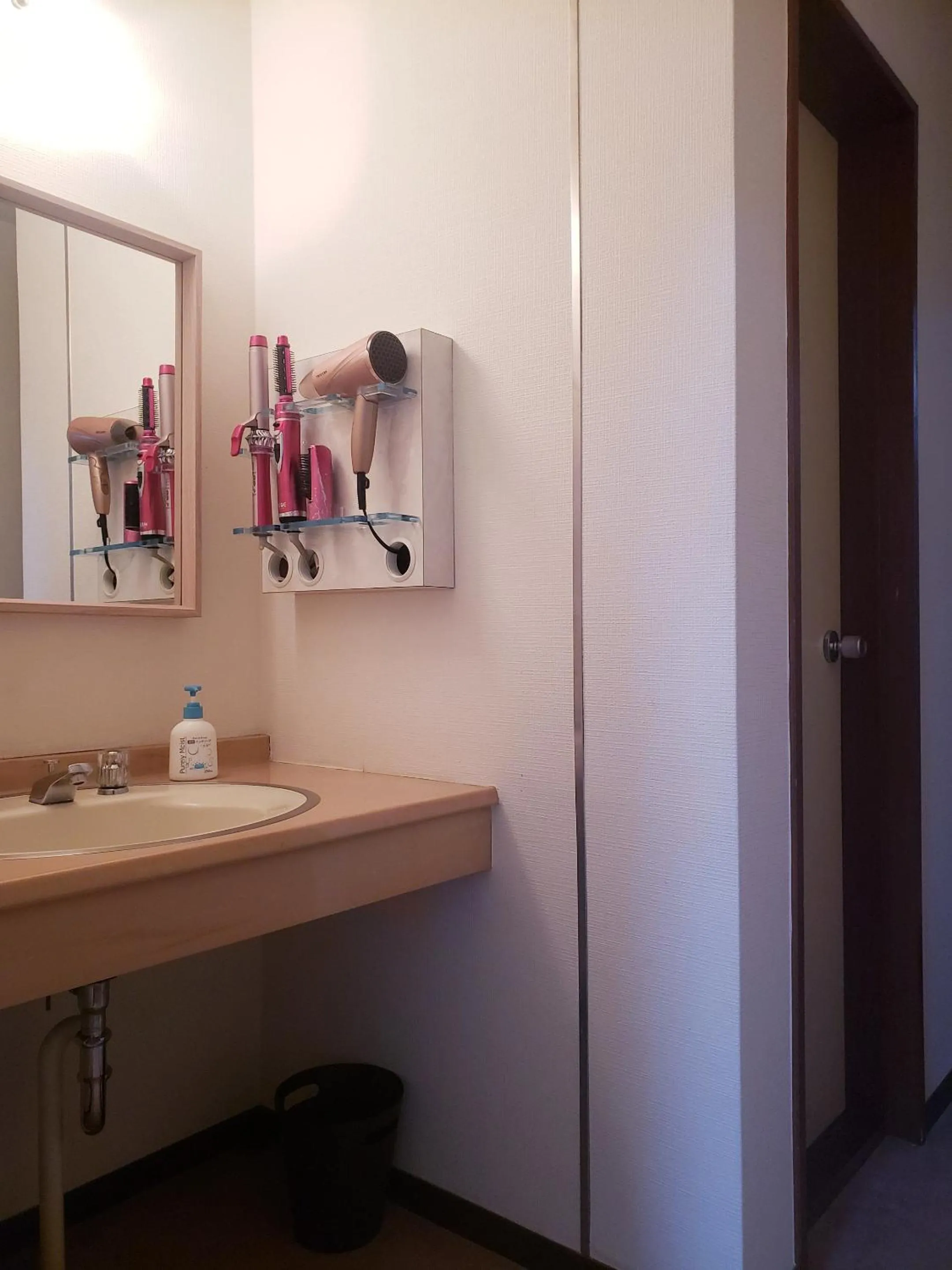 Tokyo Guest House Ouji Music Lounge