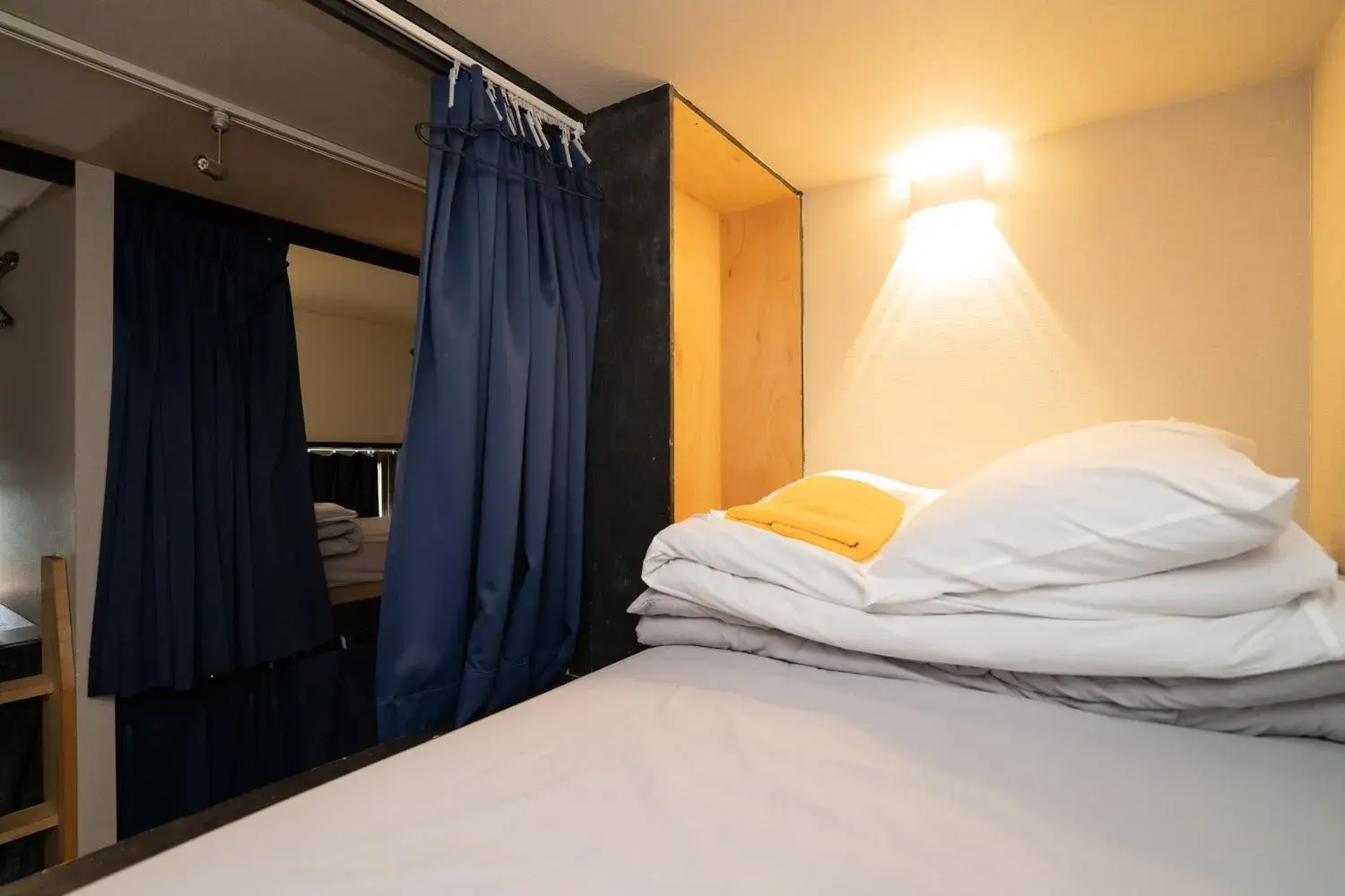 Bed in Tokyo Guest House Ouji Music Lounge Bed in Tokyo Guest House Ouji Music Lounge