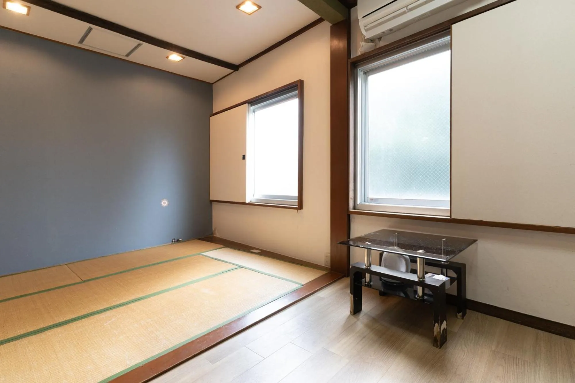 Bed in Tokyo Guest House Ouji Music Lounge