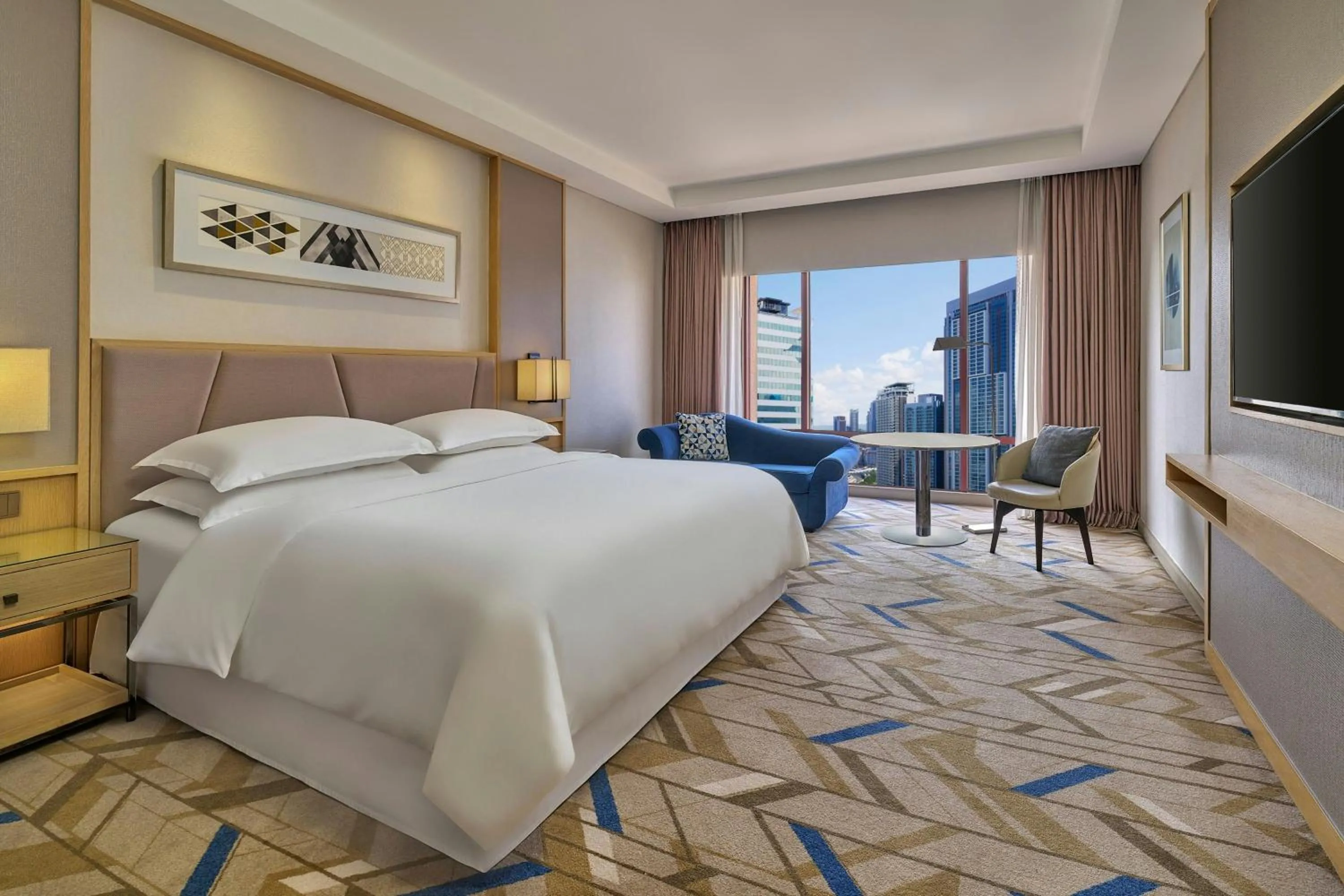 Photo of the whole room, Bed in Sheraton Imperial Kuala Lumpur Hotel