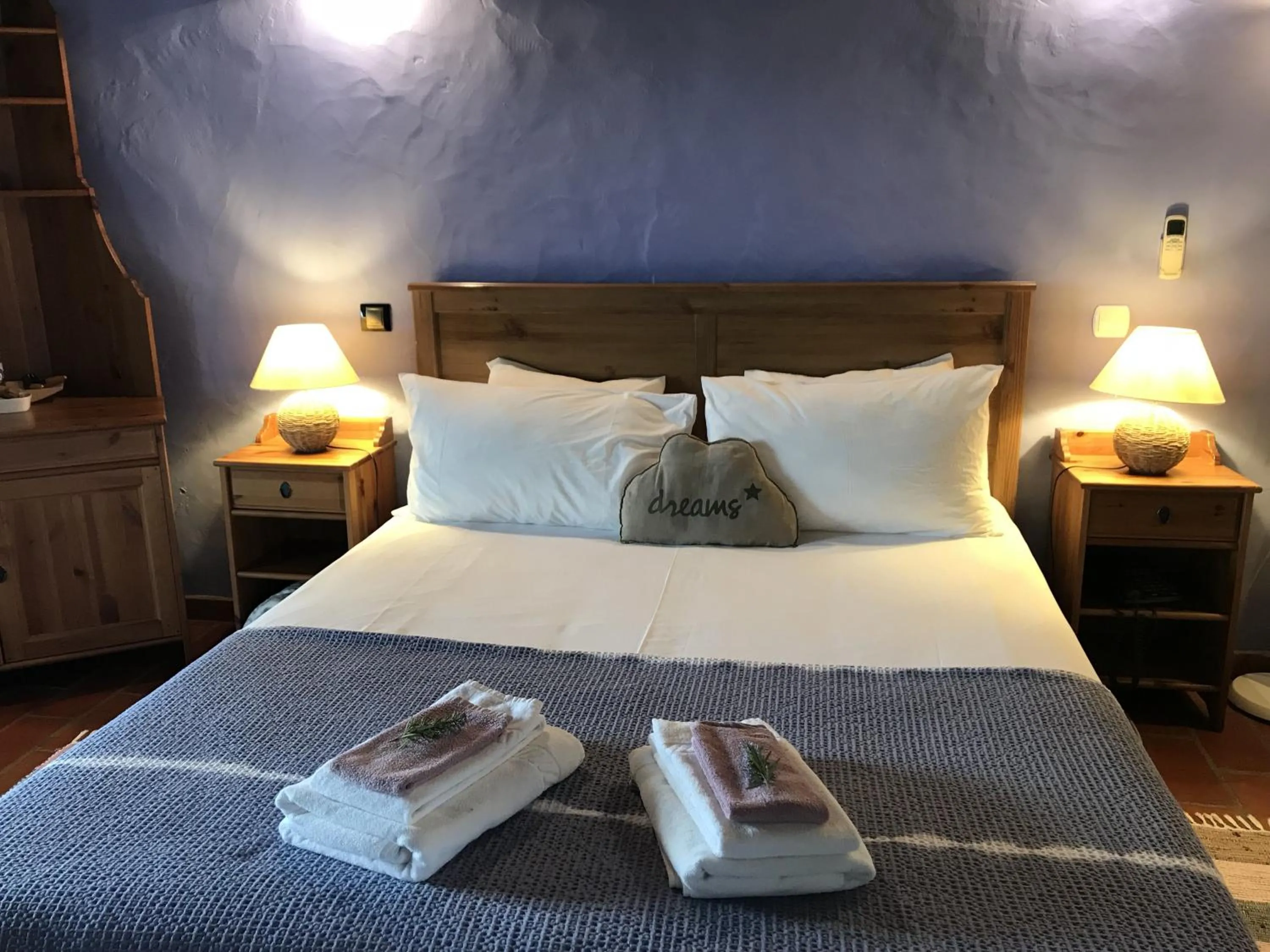 Bedroom, Bed in Herdade Do Freixial - Turismo Rural