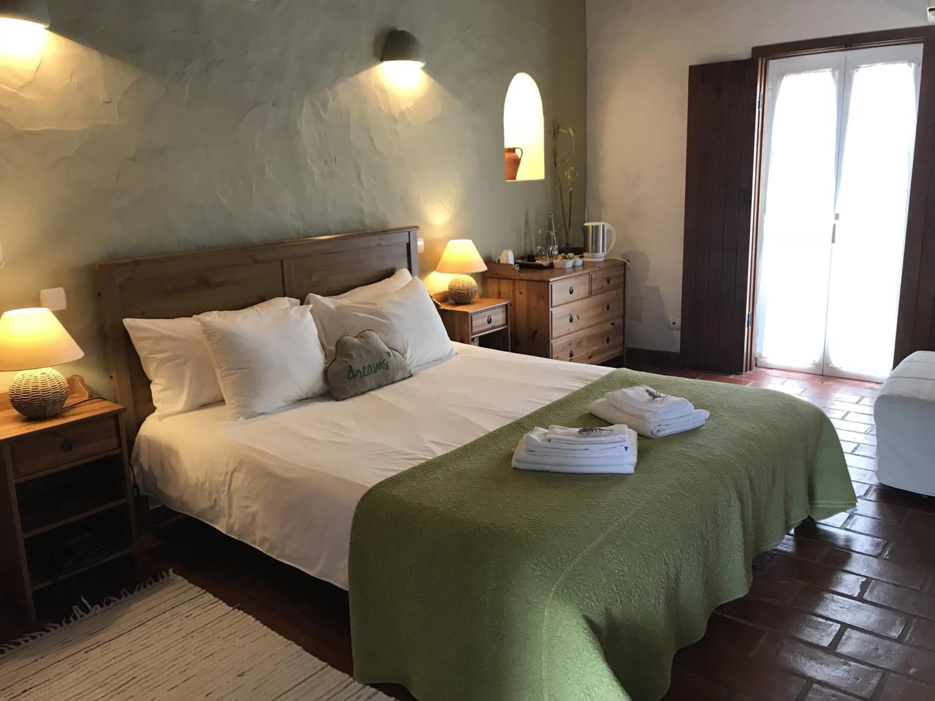 Bedroom, Bed in Herdade Do Freixial - Turismo Rural