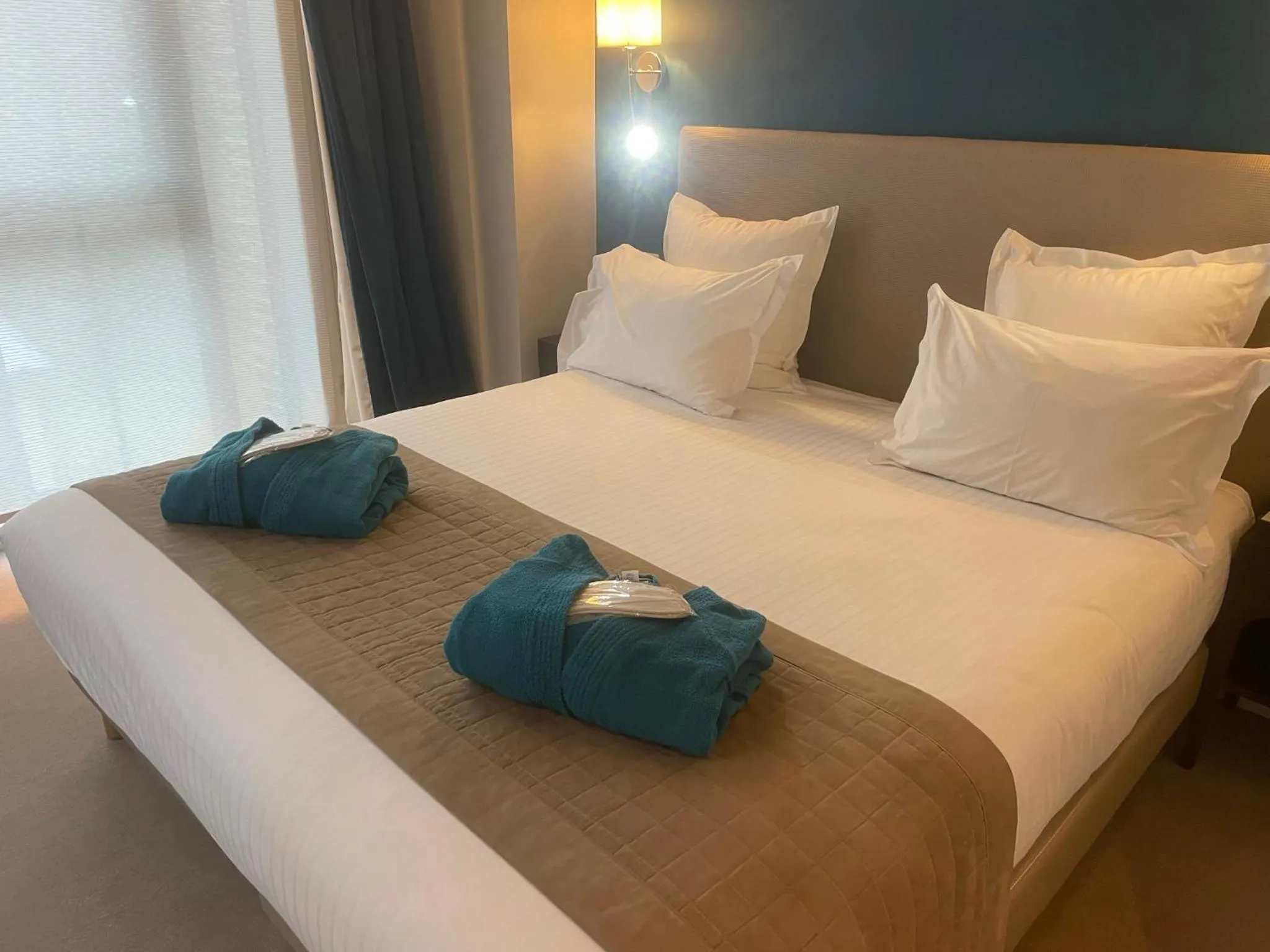 Property building, Bed in Hôtel de la Tabletterie