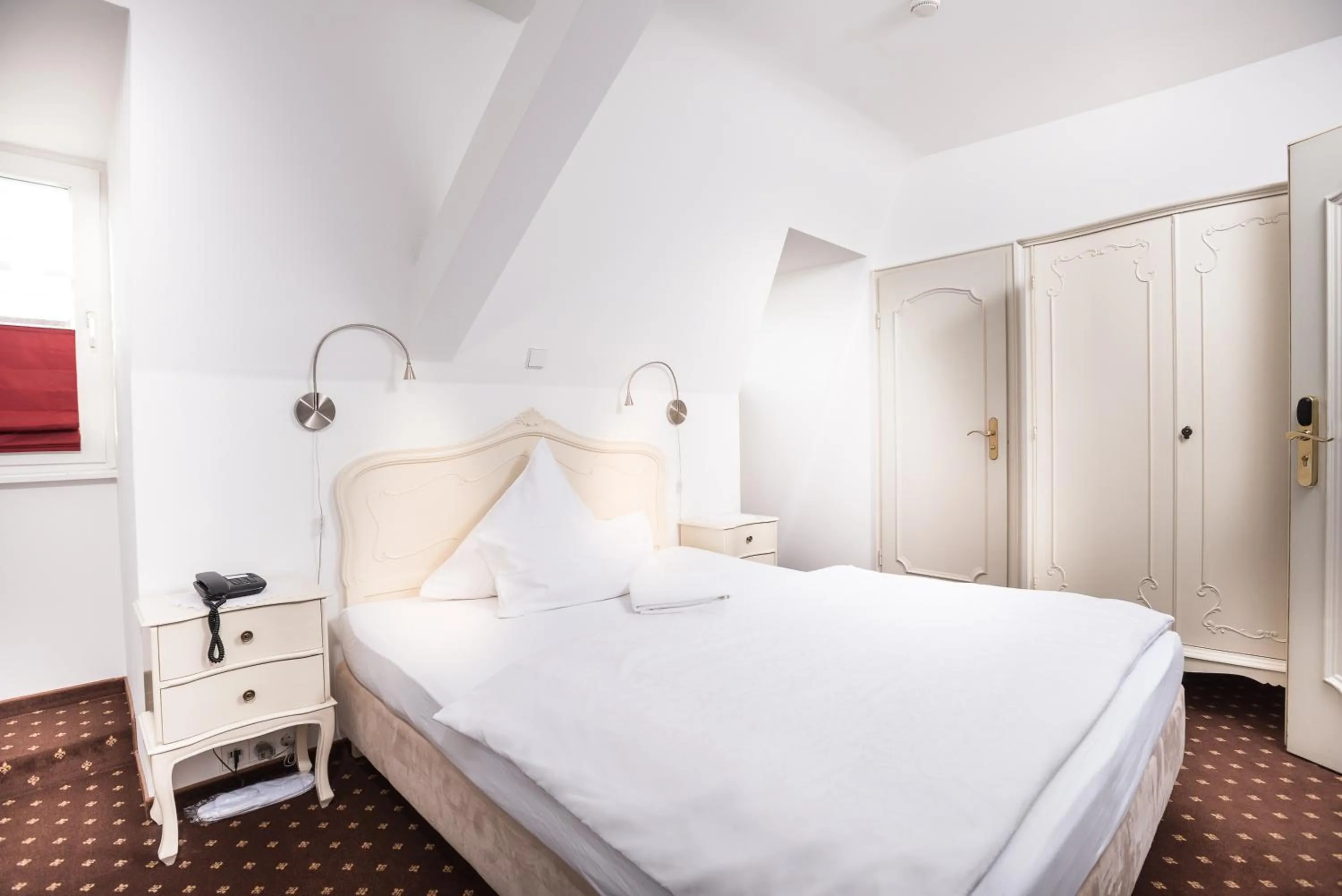 Photo of the whole room in Hotel Einhorn