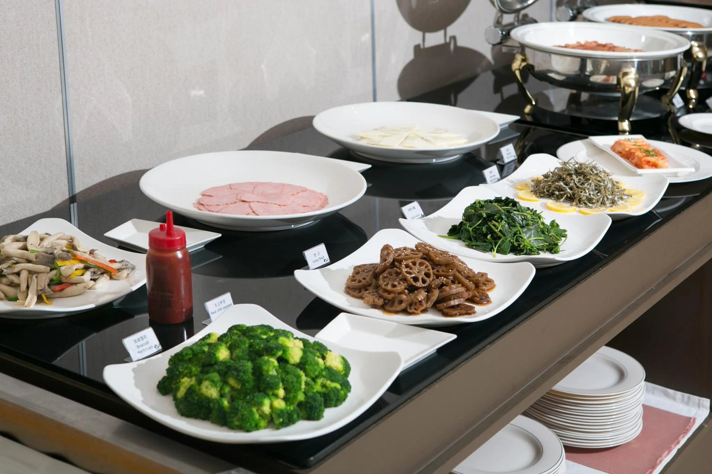 Buffet breakfast in Libero Hotel