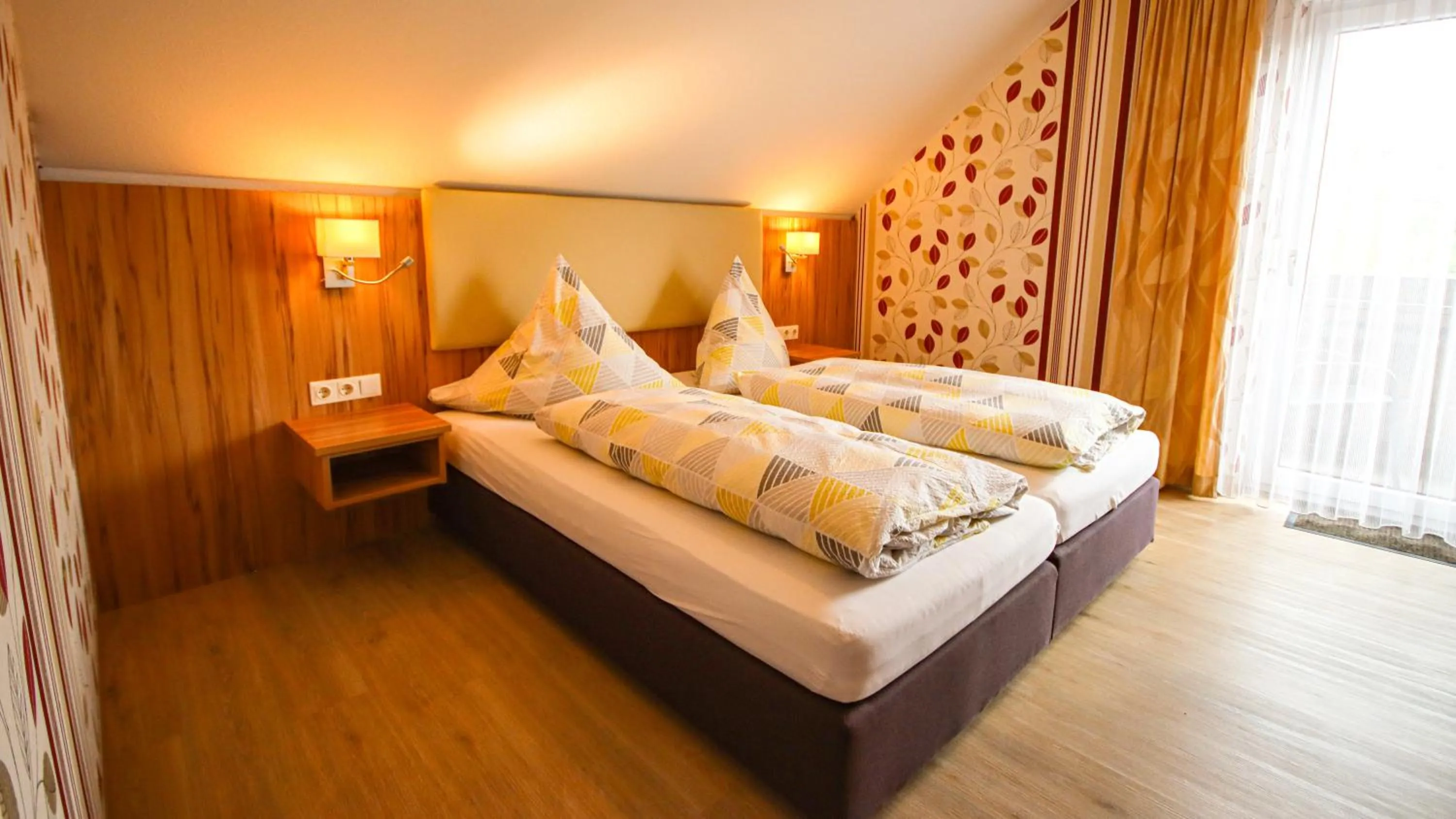 Photo of the whole room, Bed in Hotel Fausel