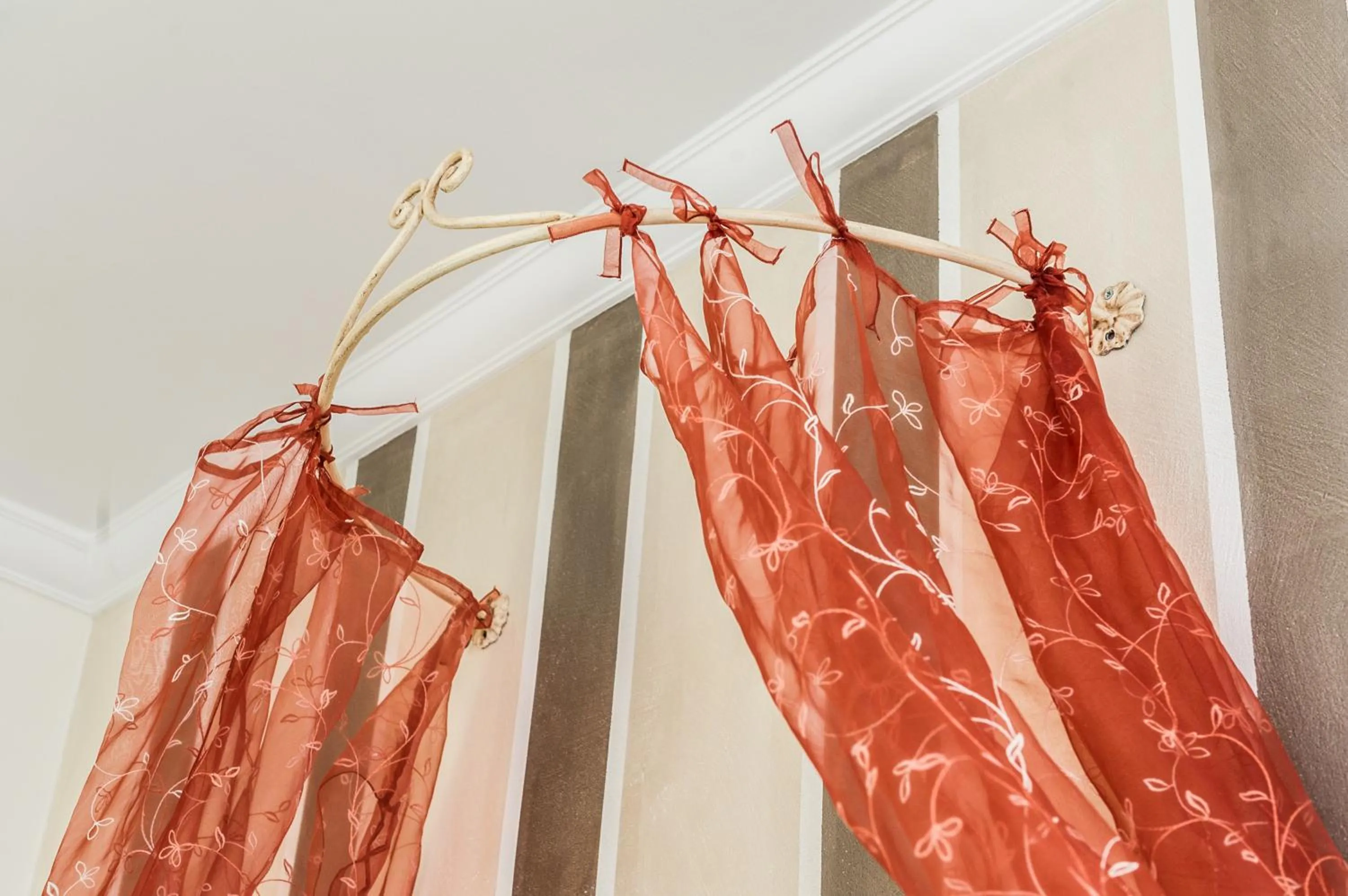 Decorative detail in LaGarolina Del Conero B&B
