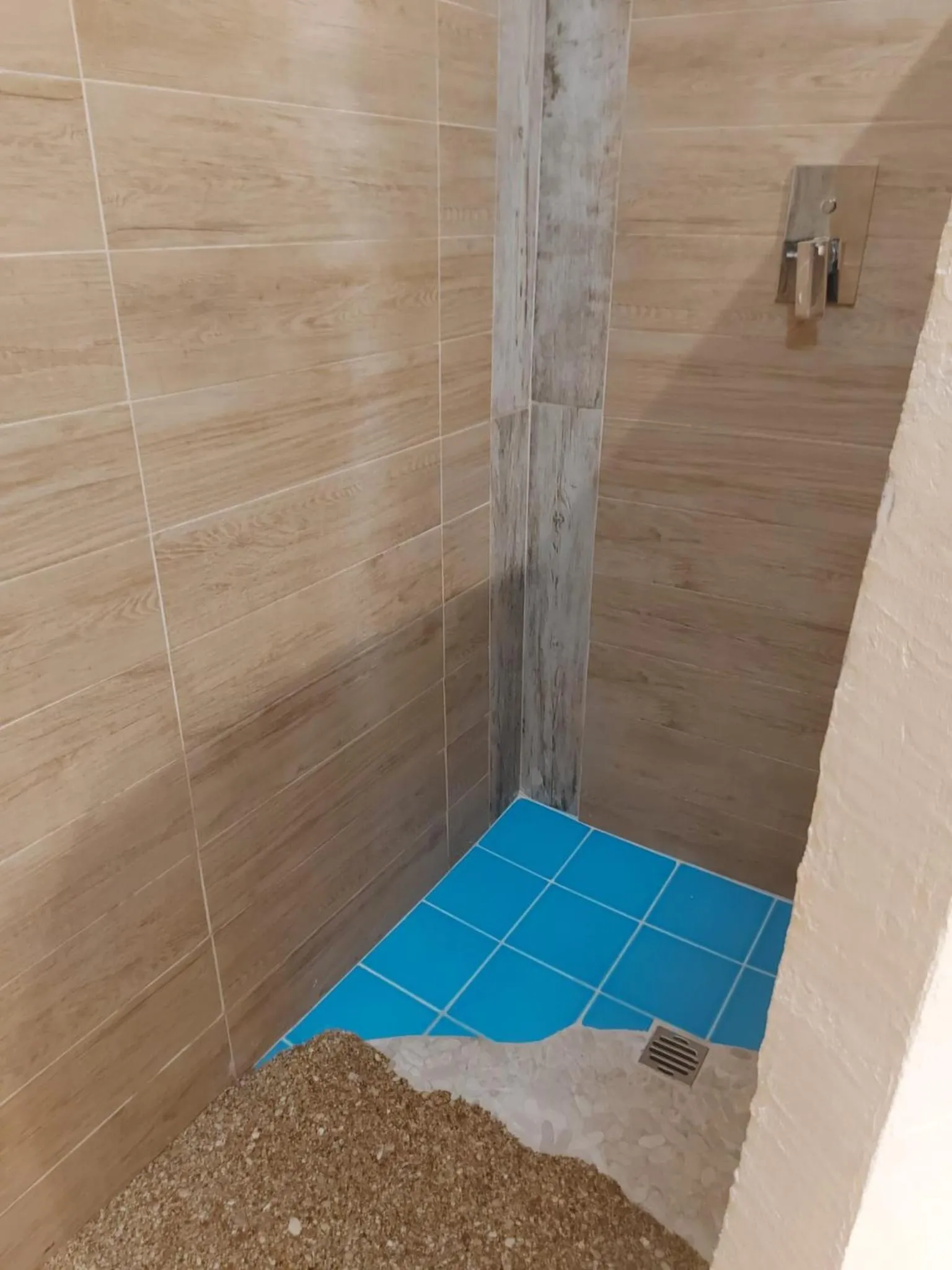 Shower in LaGarolina Del Conero B&B
