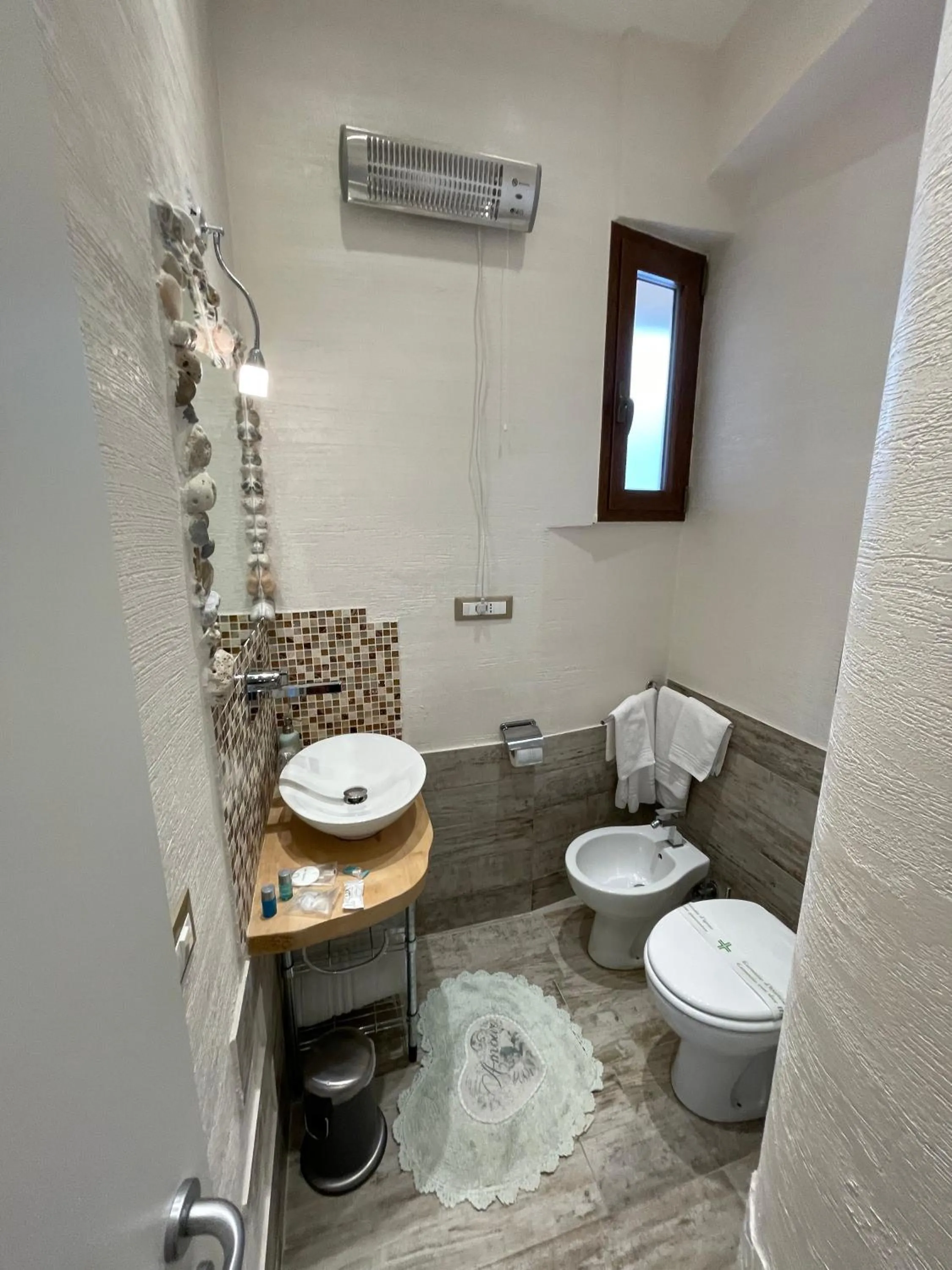 Bathroom in LaGarolina Del Conero B&B