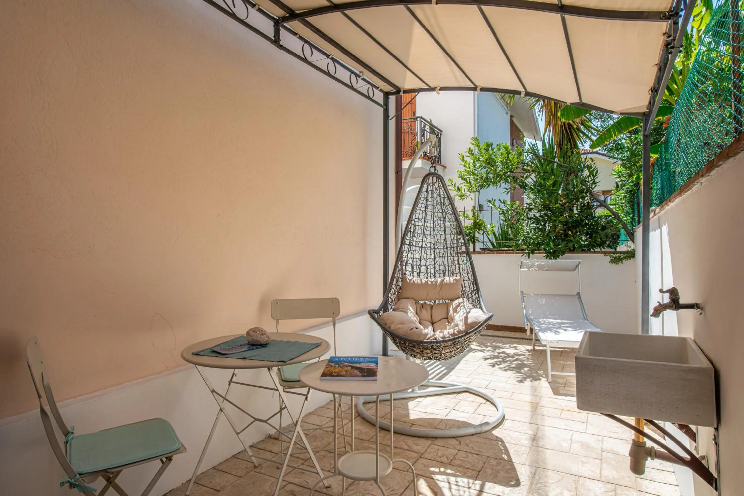 Patio in LaGarolina Del Conero B&B