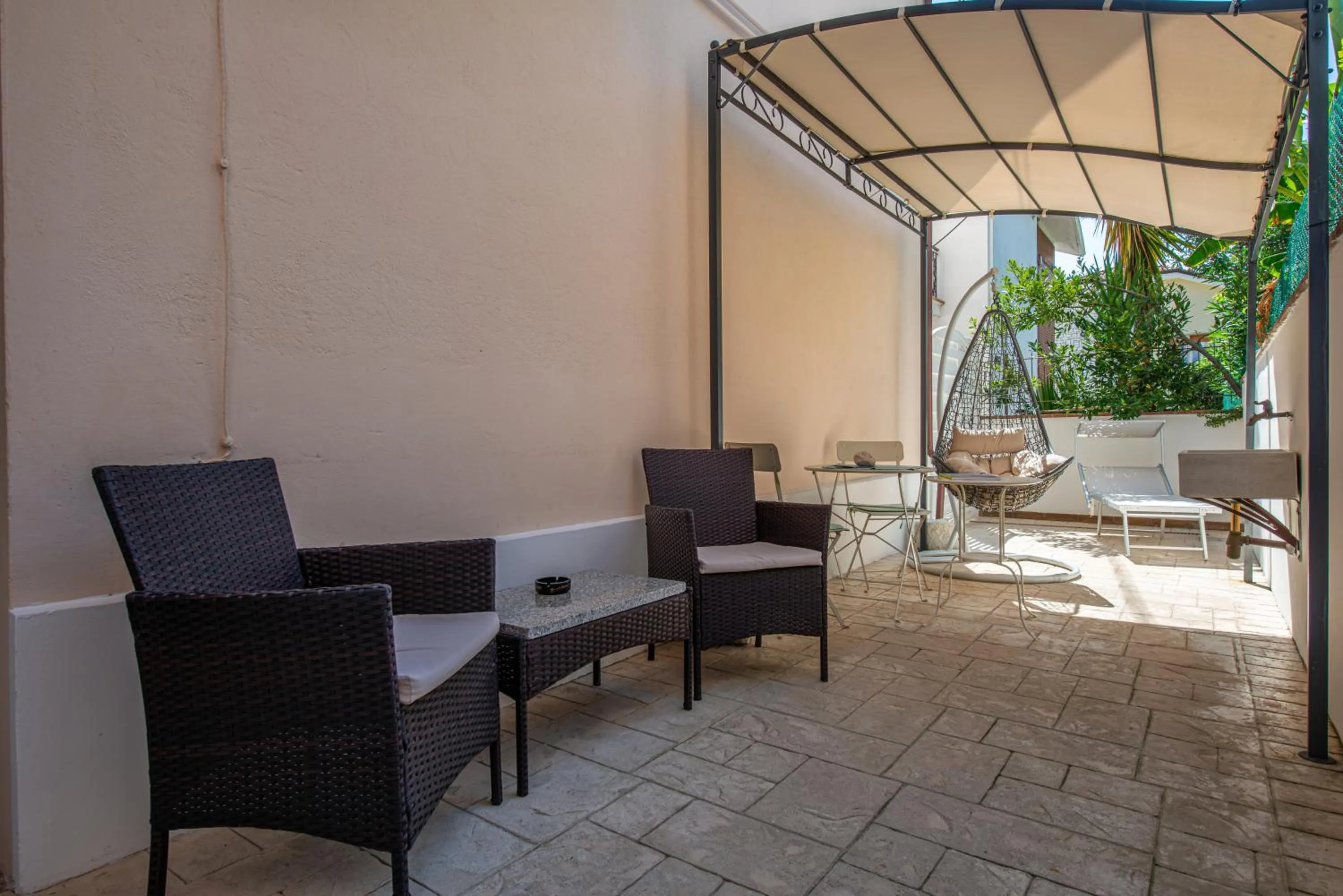 Patio in LaGarolina Del Conero B&B