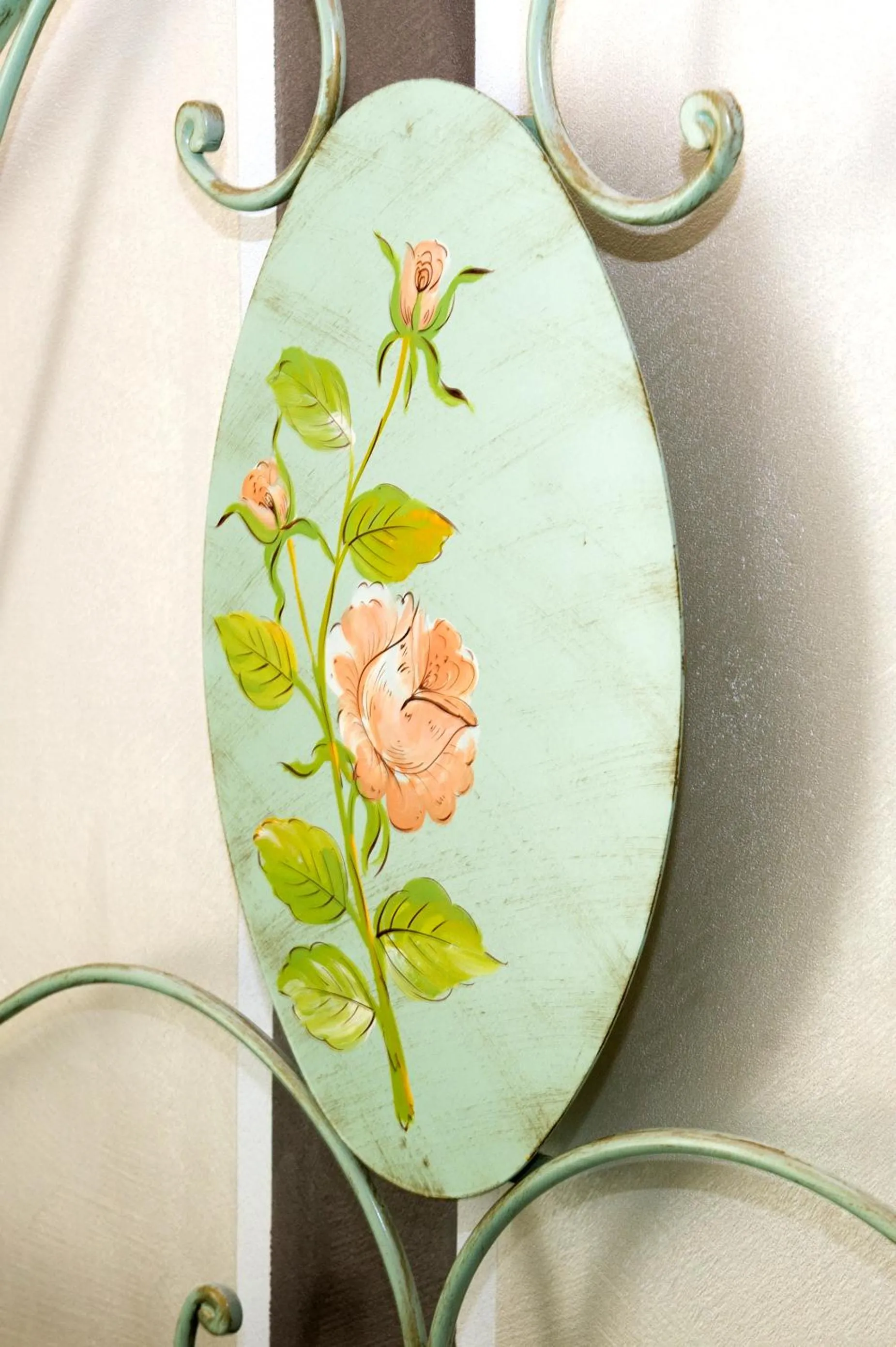Decorative detail in LaGarolina Del Conero B&B