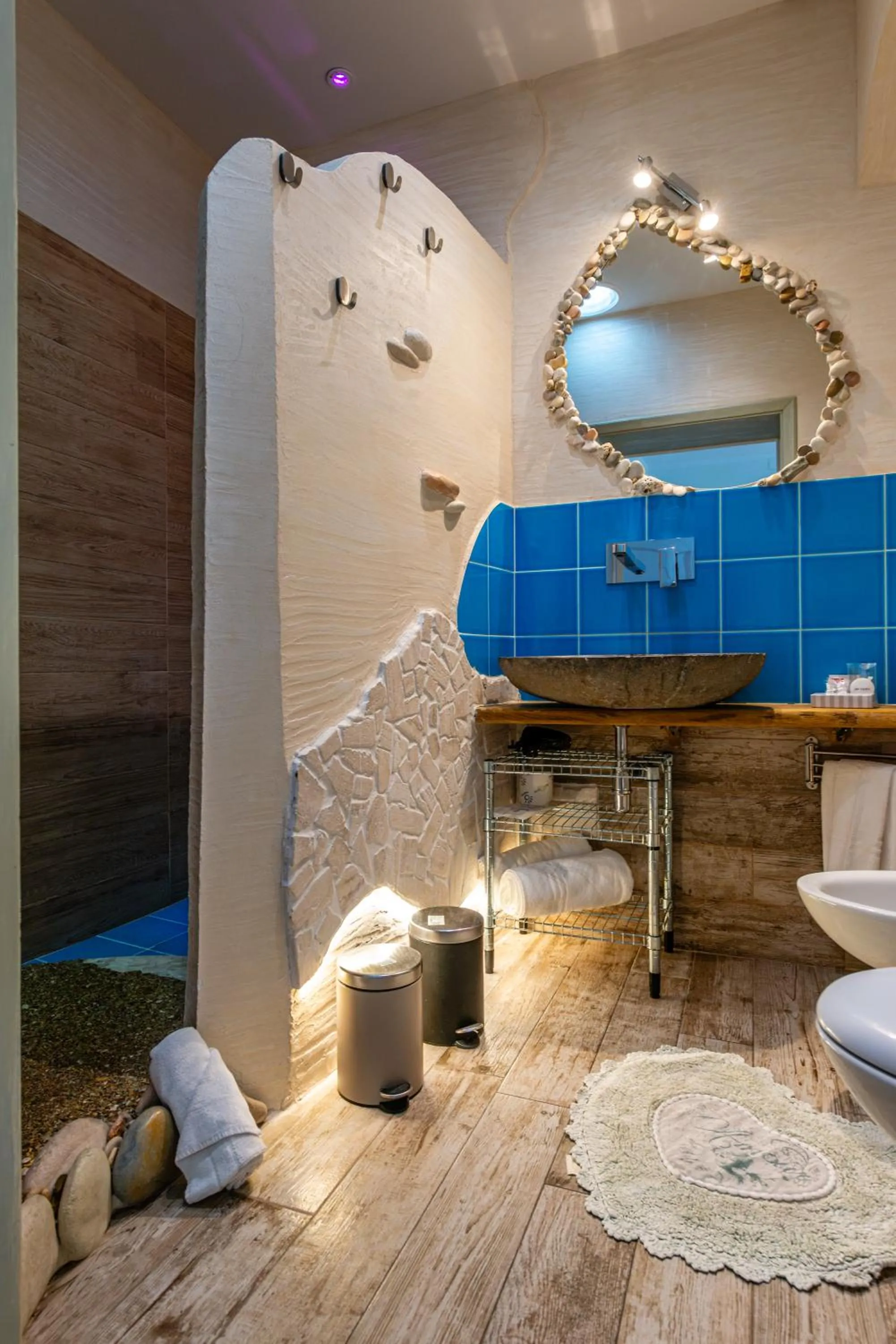Shower in LaGarolina Del Conero B&B