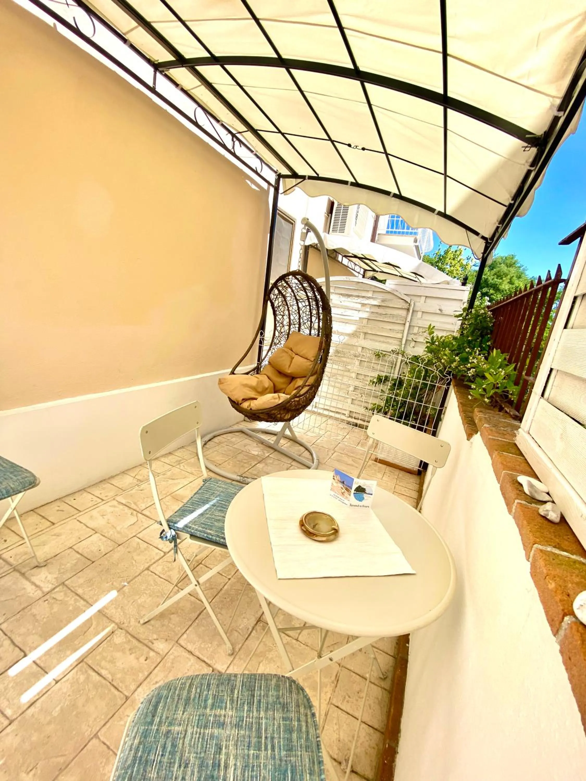 Patio in LaGarolina Del Conero B&B
