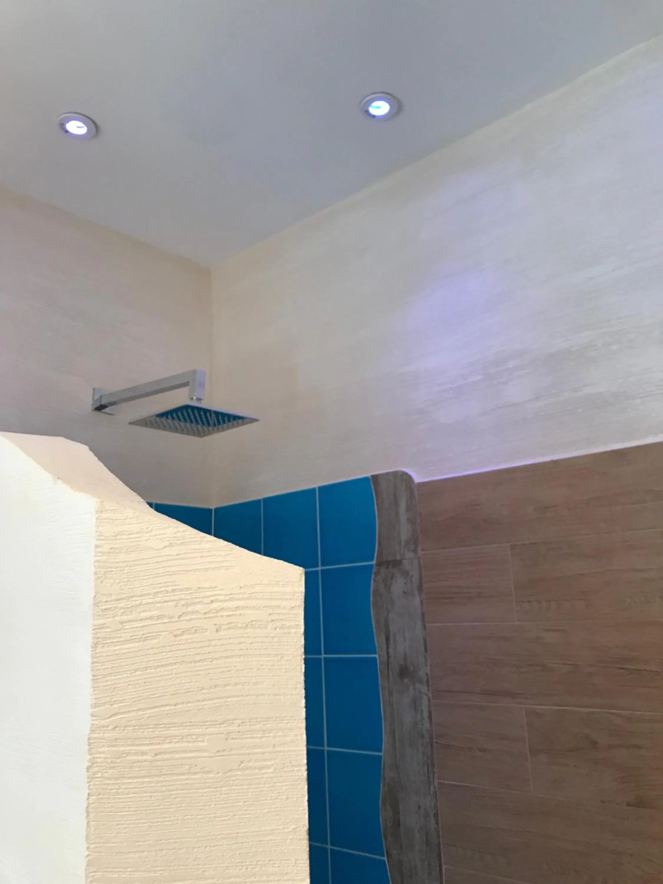 Shower in LaGarolina Del Conero B&B