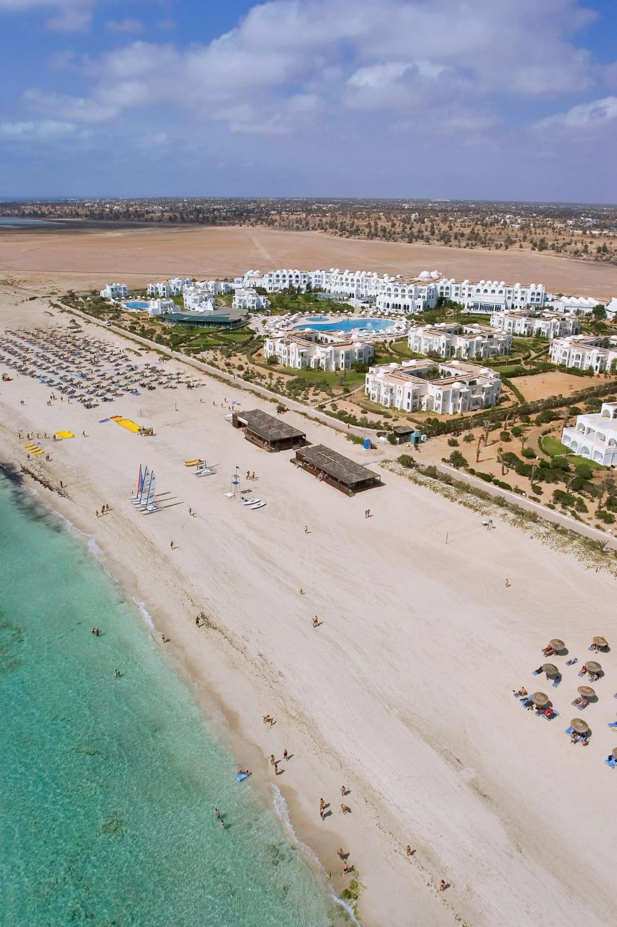 Facade/entrance in Vincci Helios Beach