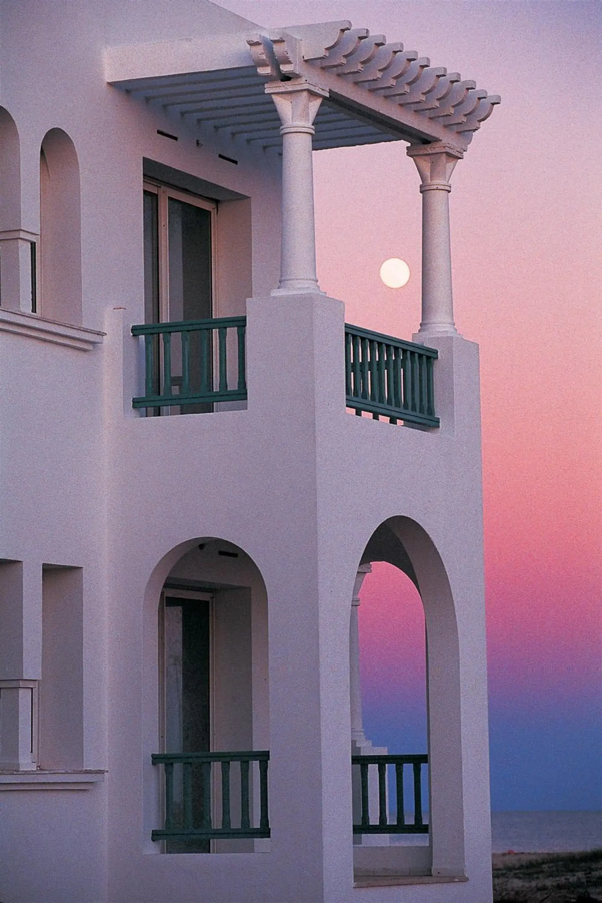 Facade/entrance in Vincci Helios Beach Facade/entrance in Vincci Helios Beach