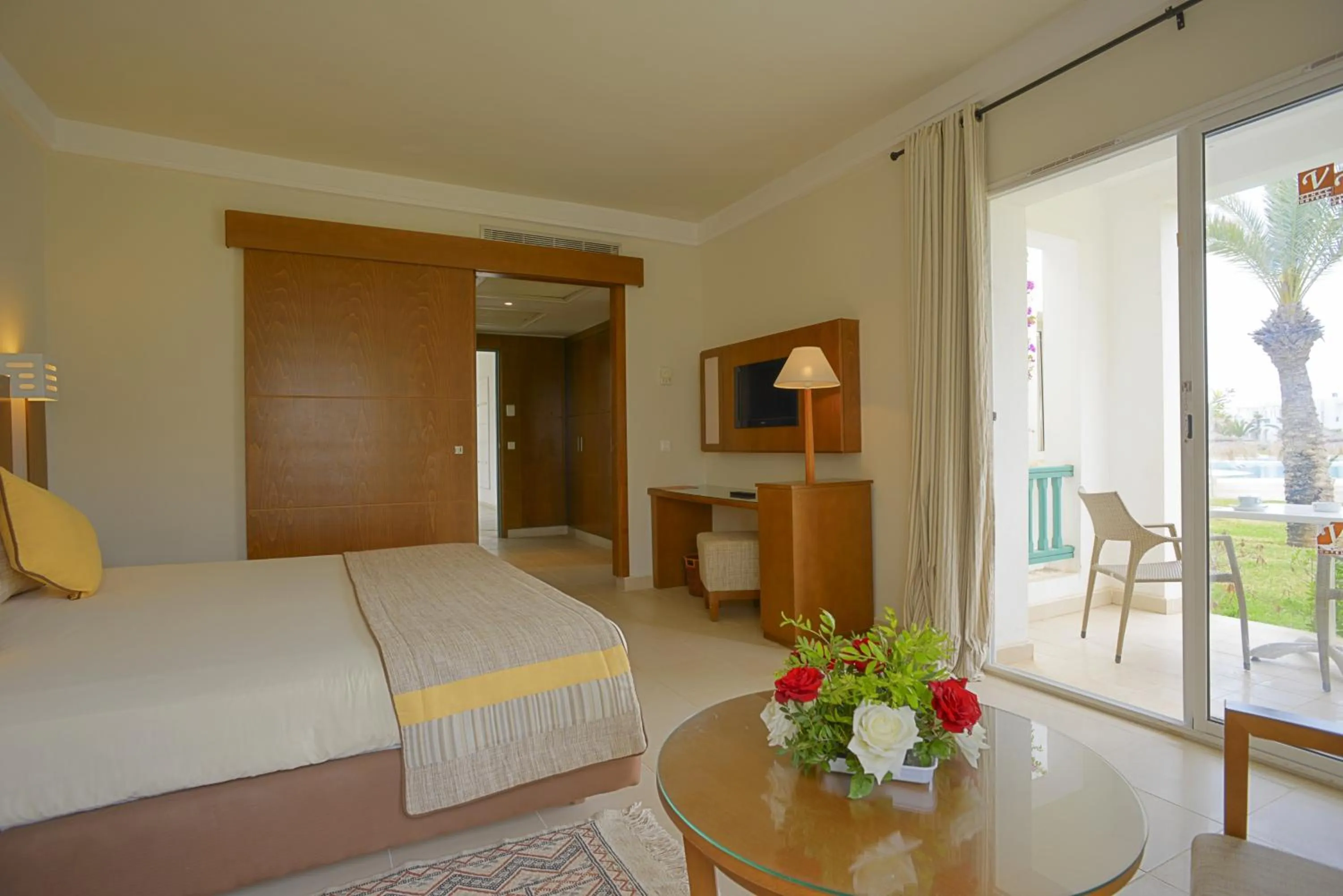 Bedroom, Bed in Vincci Helios Beach