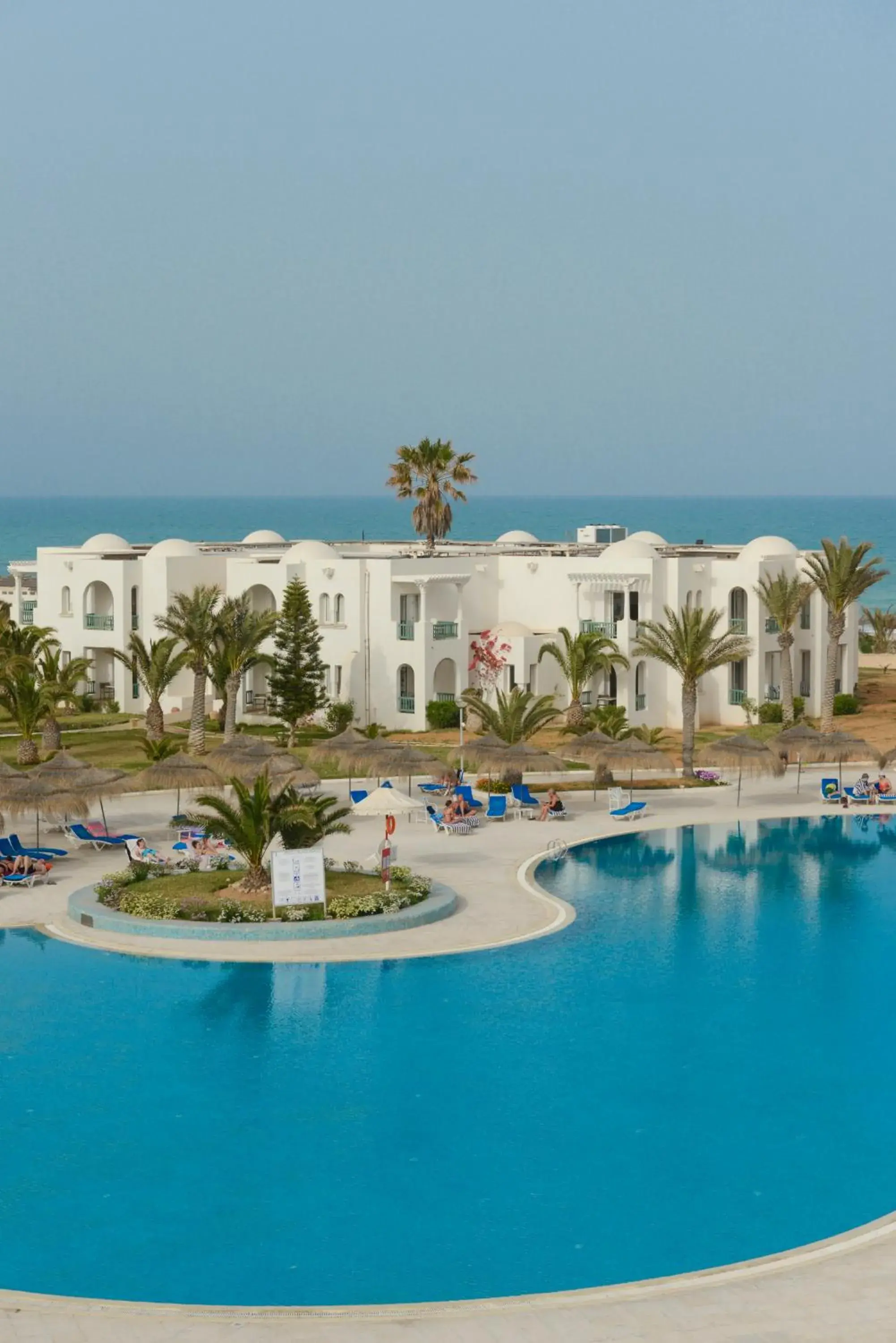 Swimming pool in Vincci Helios Beach Swimming pool in Vincci Helios Beach