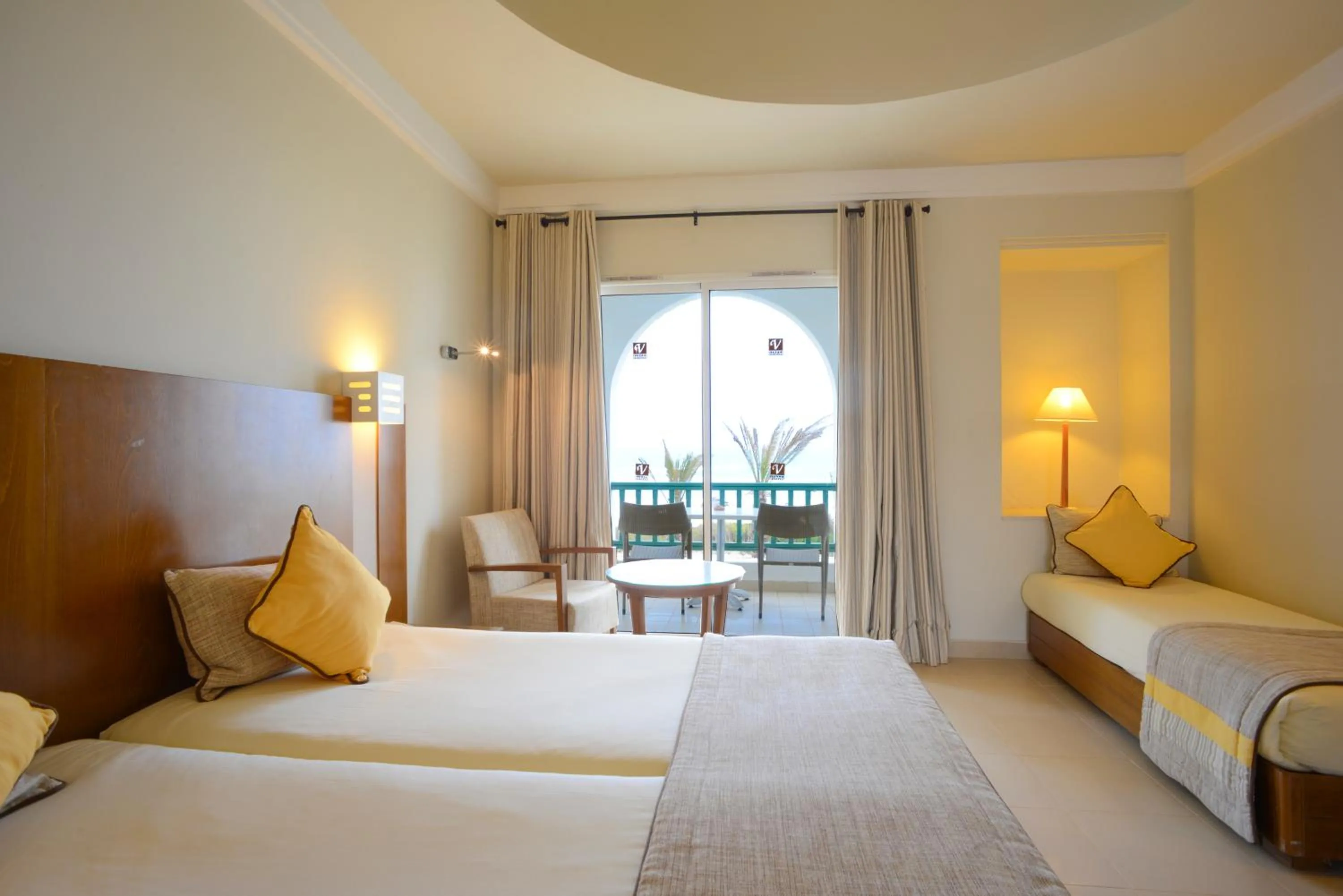 Bedroom, Bed in Vincci Helios Beach