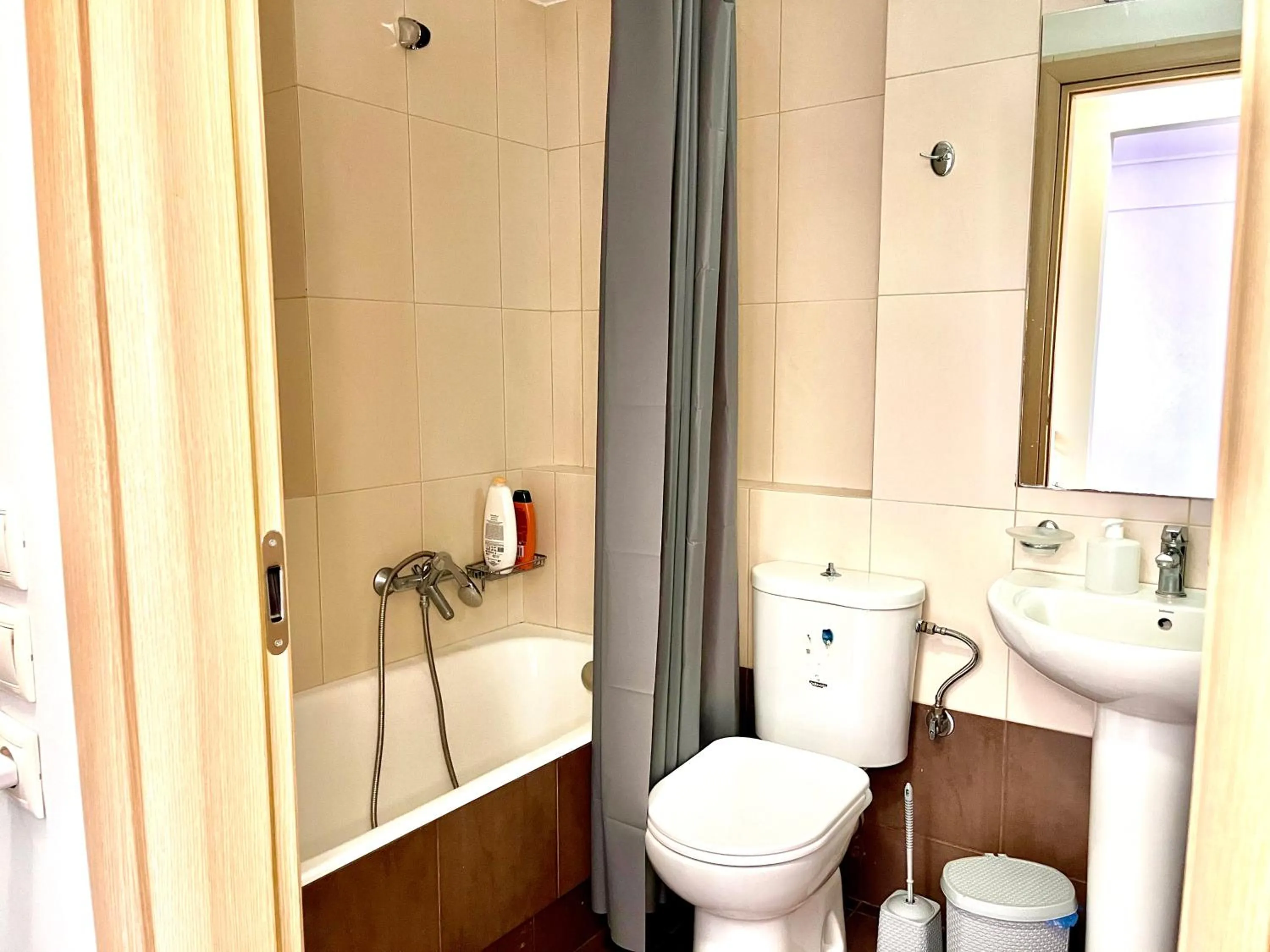 Toilet in Elvita Apartments 2