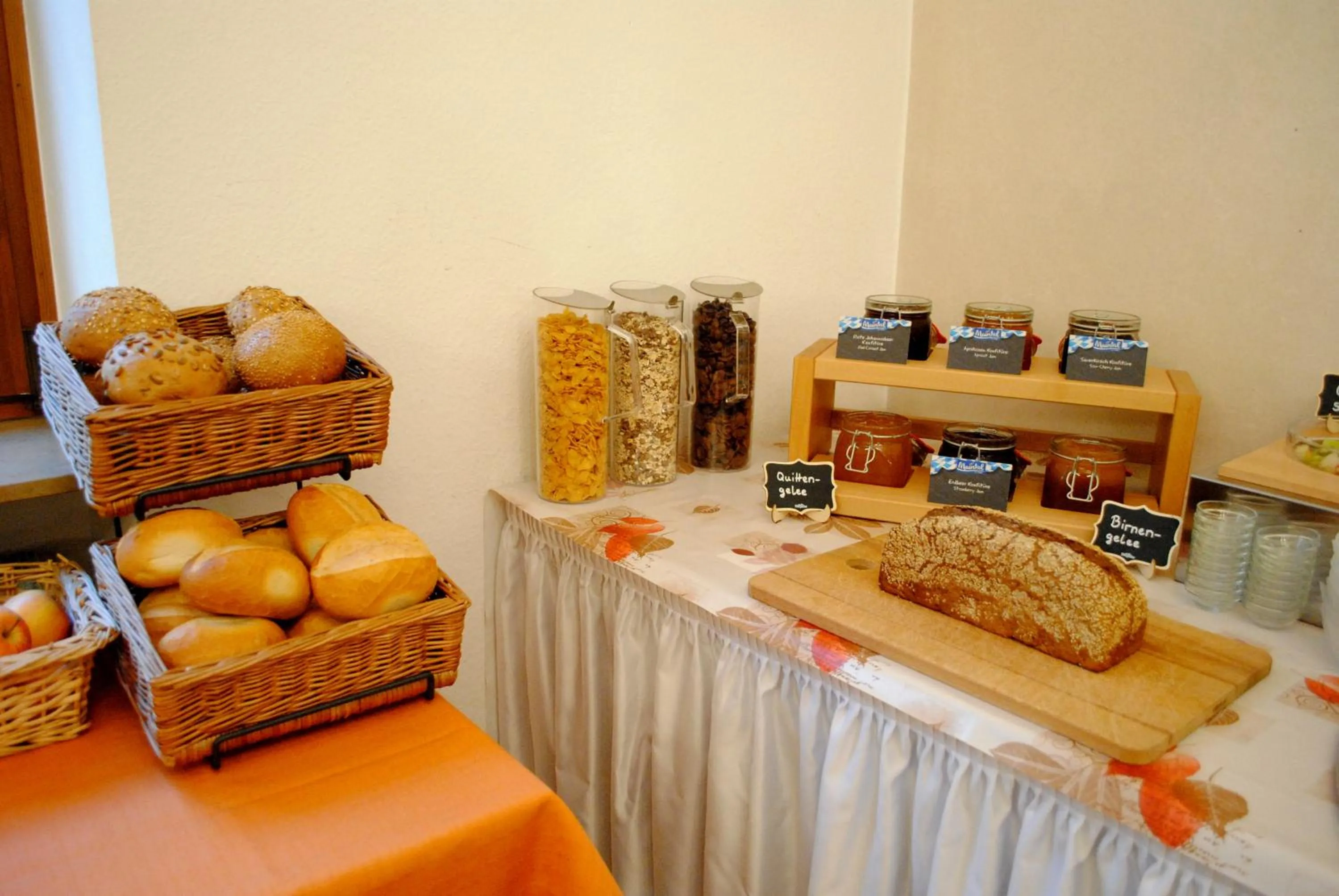 Buffet breakfast in Hotel & Café Göller