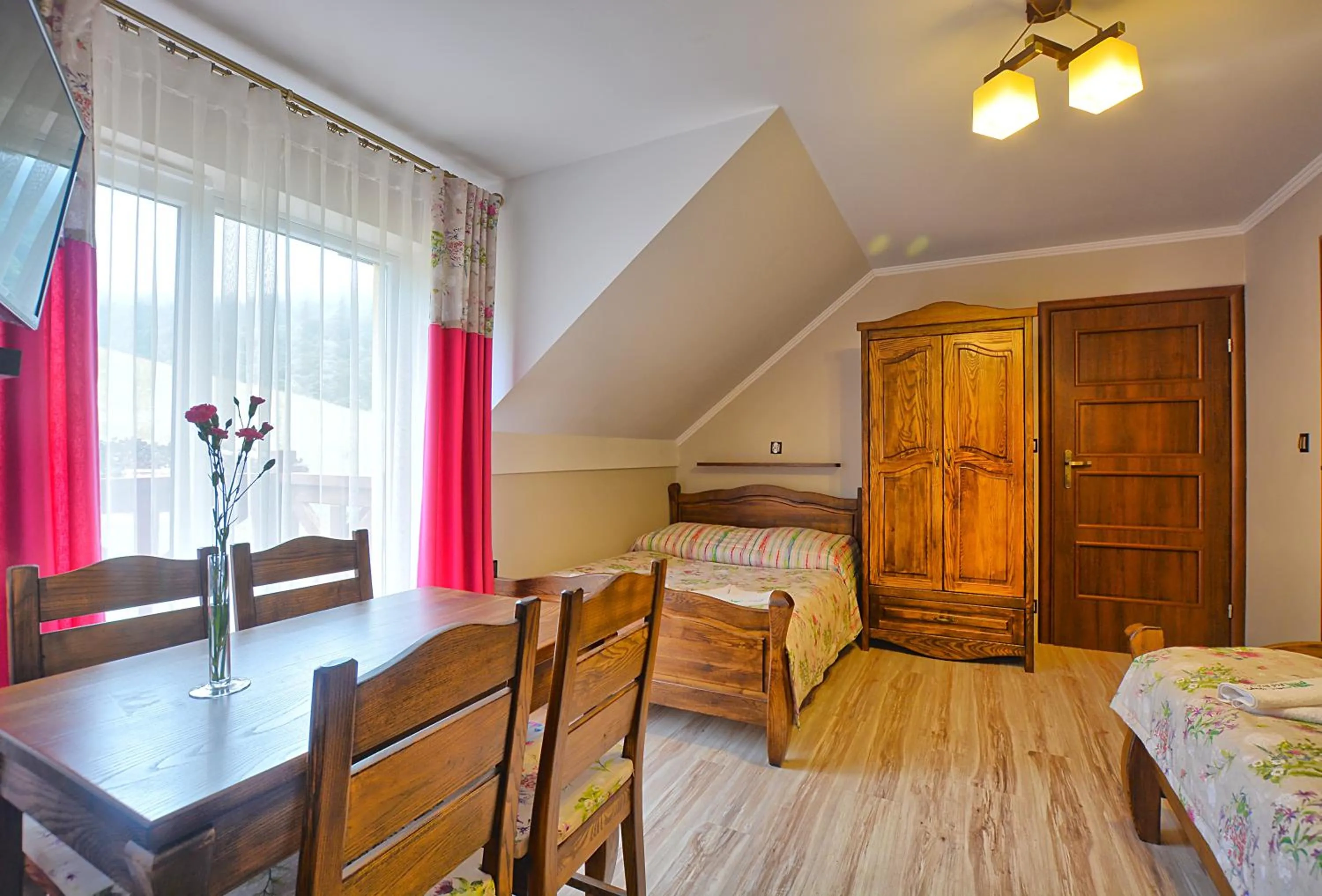 Photo of the whole room, Bed in Pod Brzozka