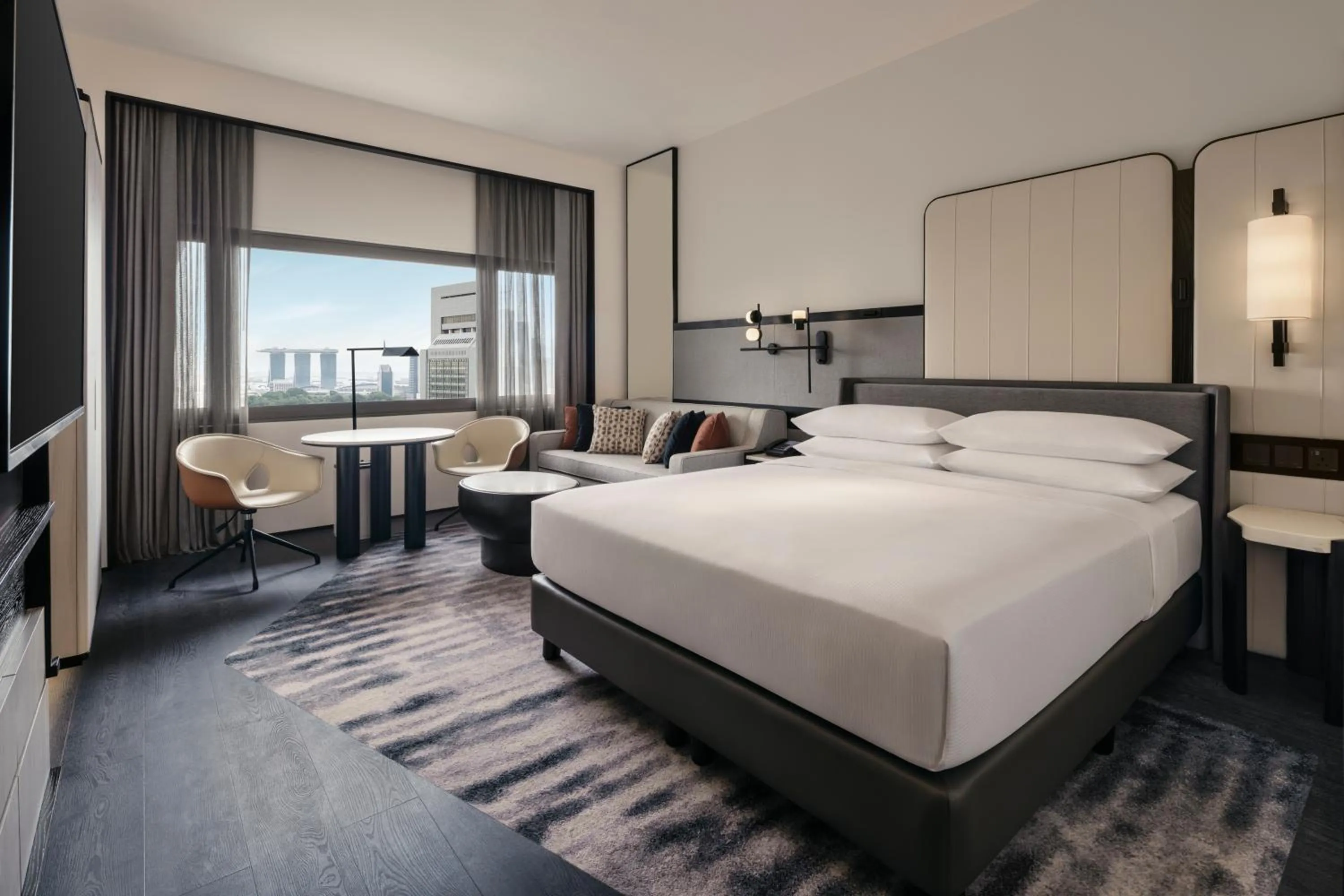 Bedroom, Bed in Hilton Singapore Orchard