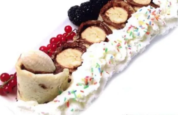 Food and drinks in B&B Luxury Villa Olimpia Home Restaurant