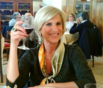 People in B&B Luxury Villa Olimpia Home Restaurant