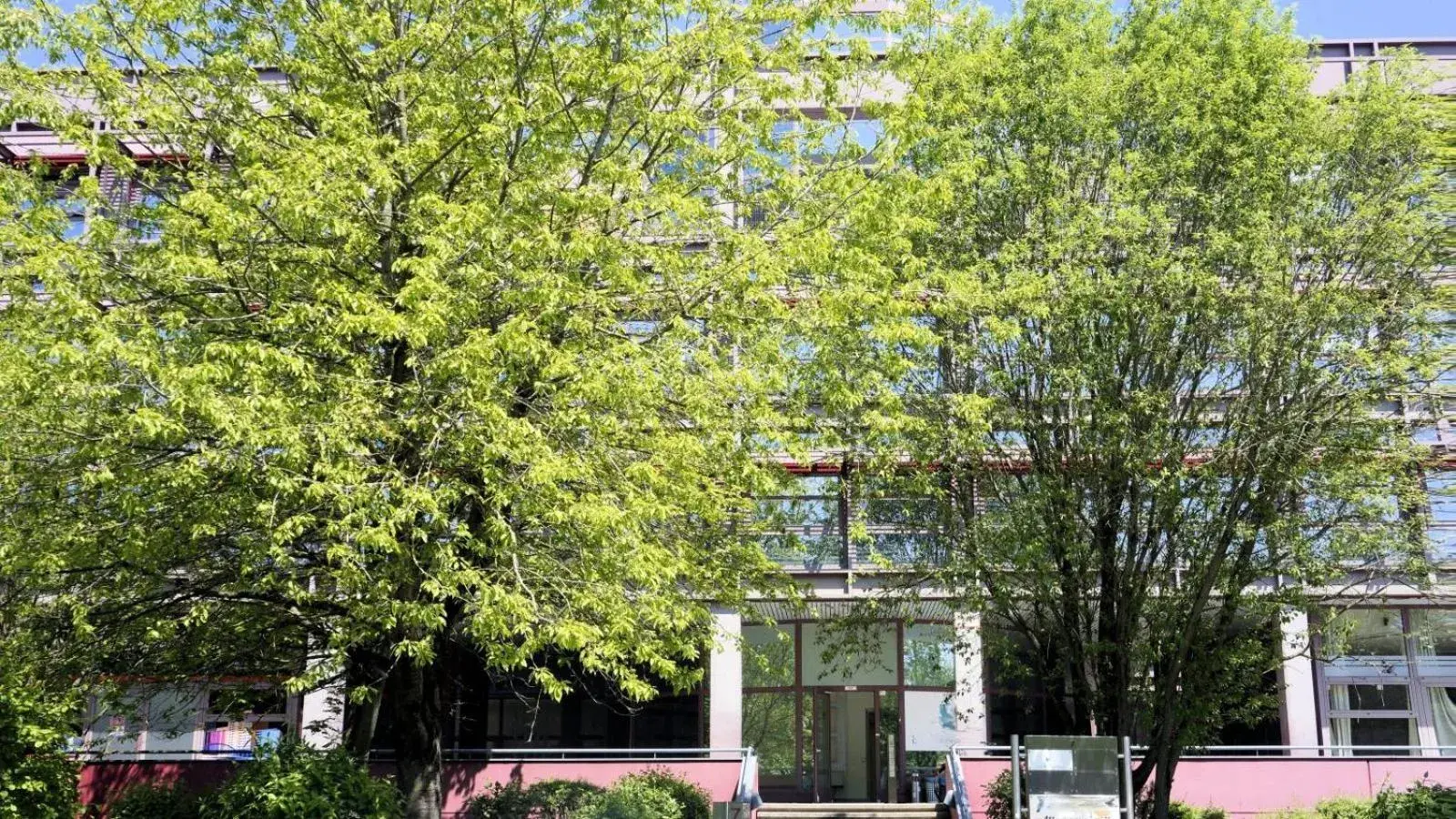 Property building in Low Budget Hostel Property building in Low Budget Hostel