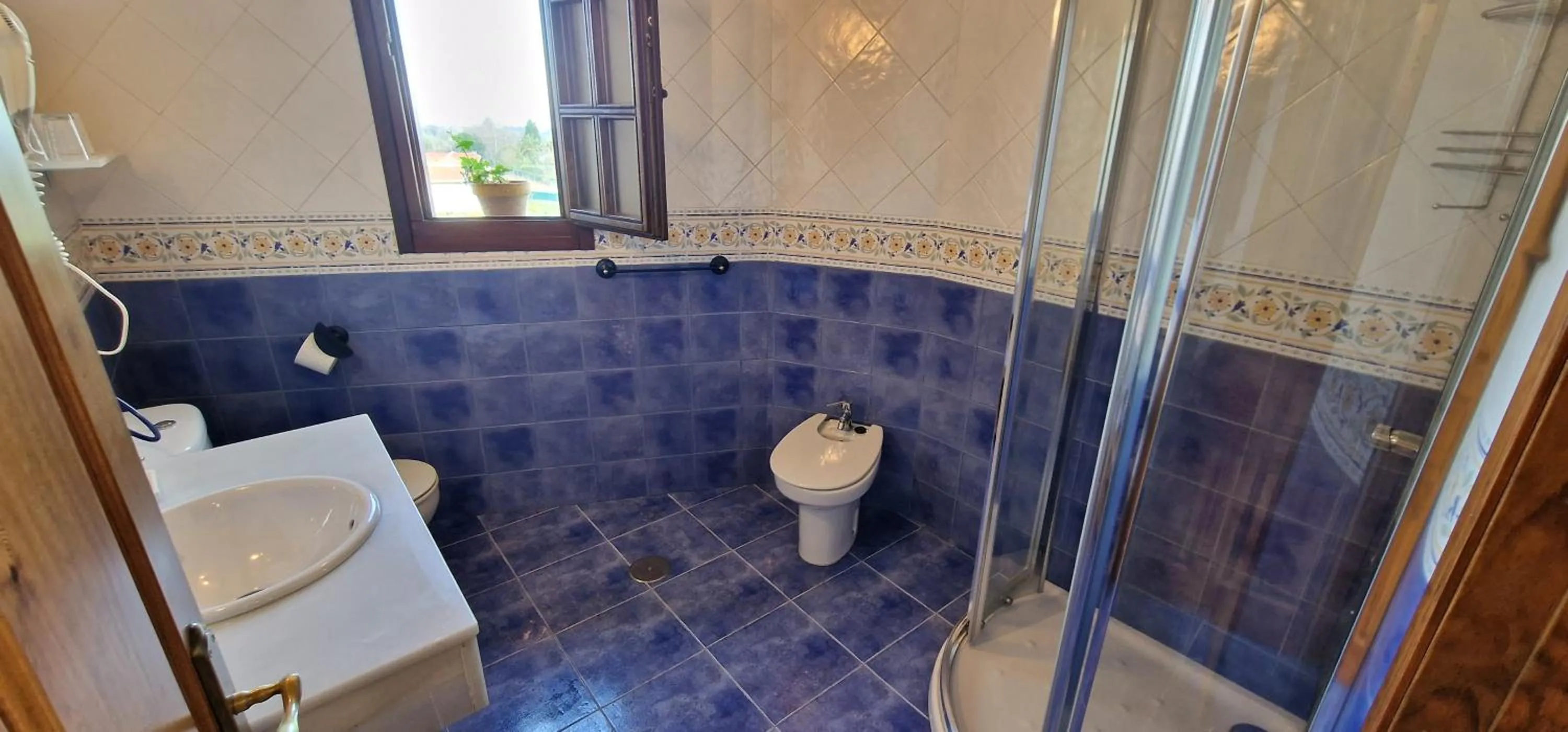 Shower in El Mirador de Deva