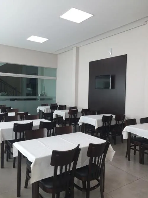 Restaurant/places to eat in Hotel Primavera