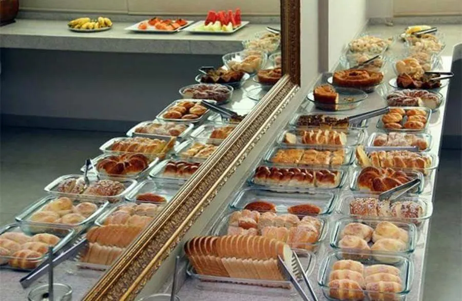 Buffet breakfast in Hotel Primavera