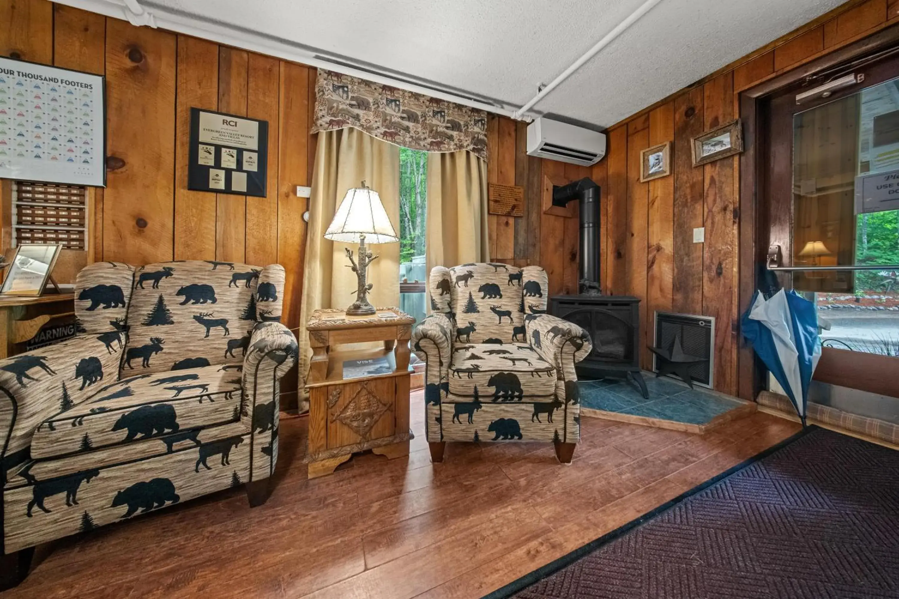 Lobby or reception in Evergreen Valley Inn Lobby or reception in Evergreen Valley Inn