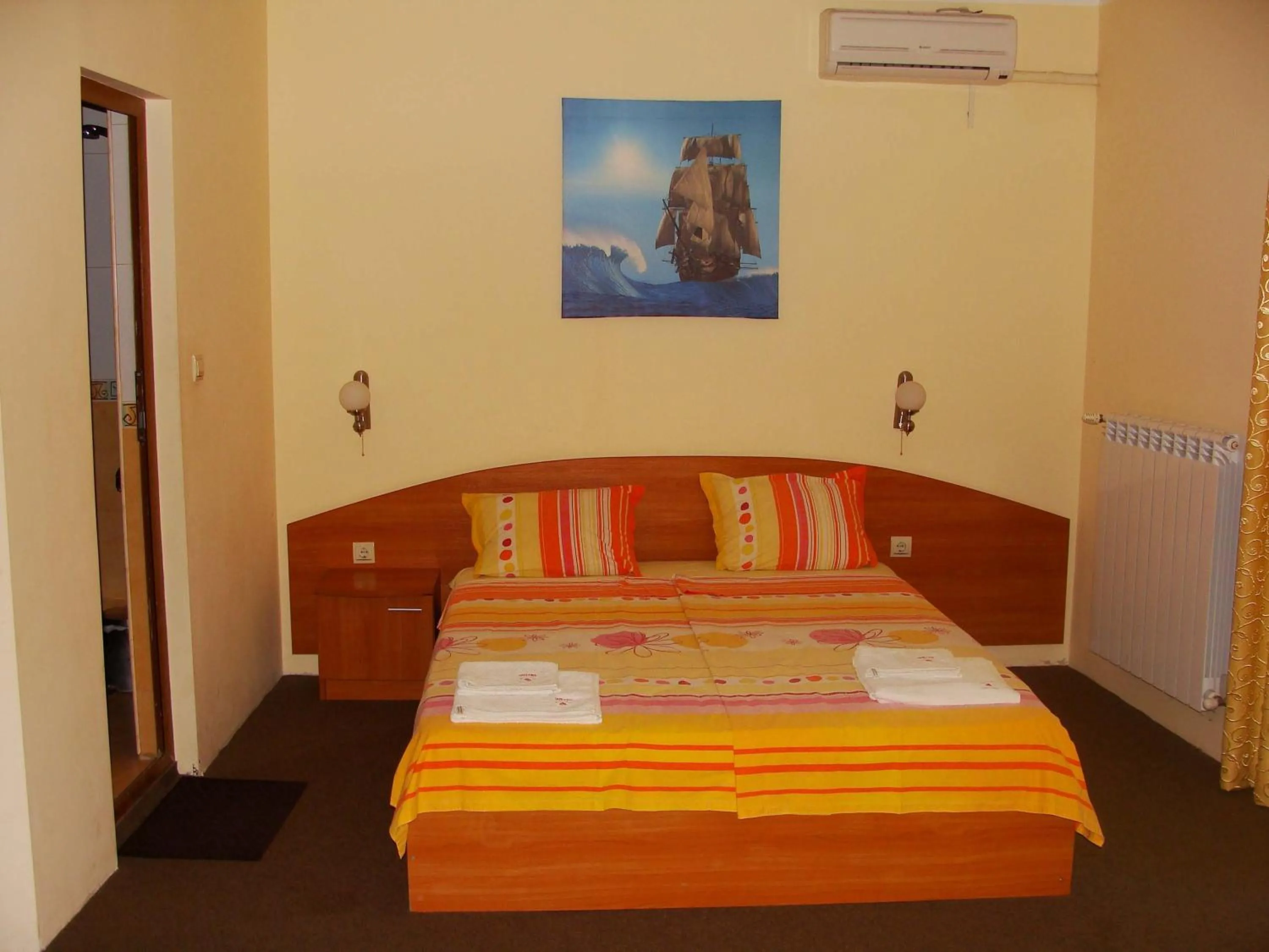 Bedroom, Bed in Sunny Paradise Family Hotel