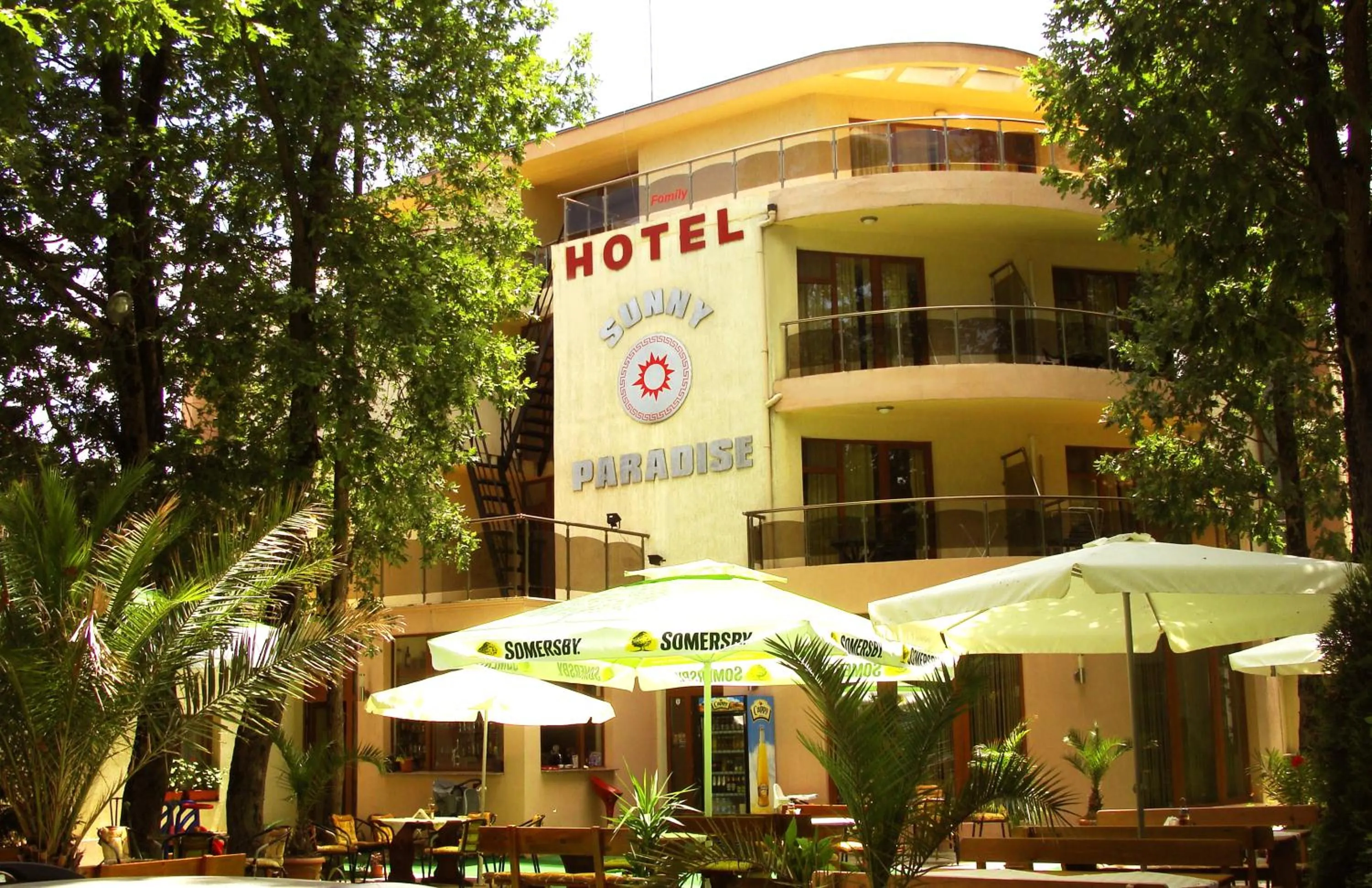 Facade/entrance in Sunny Paradise Family Hotel