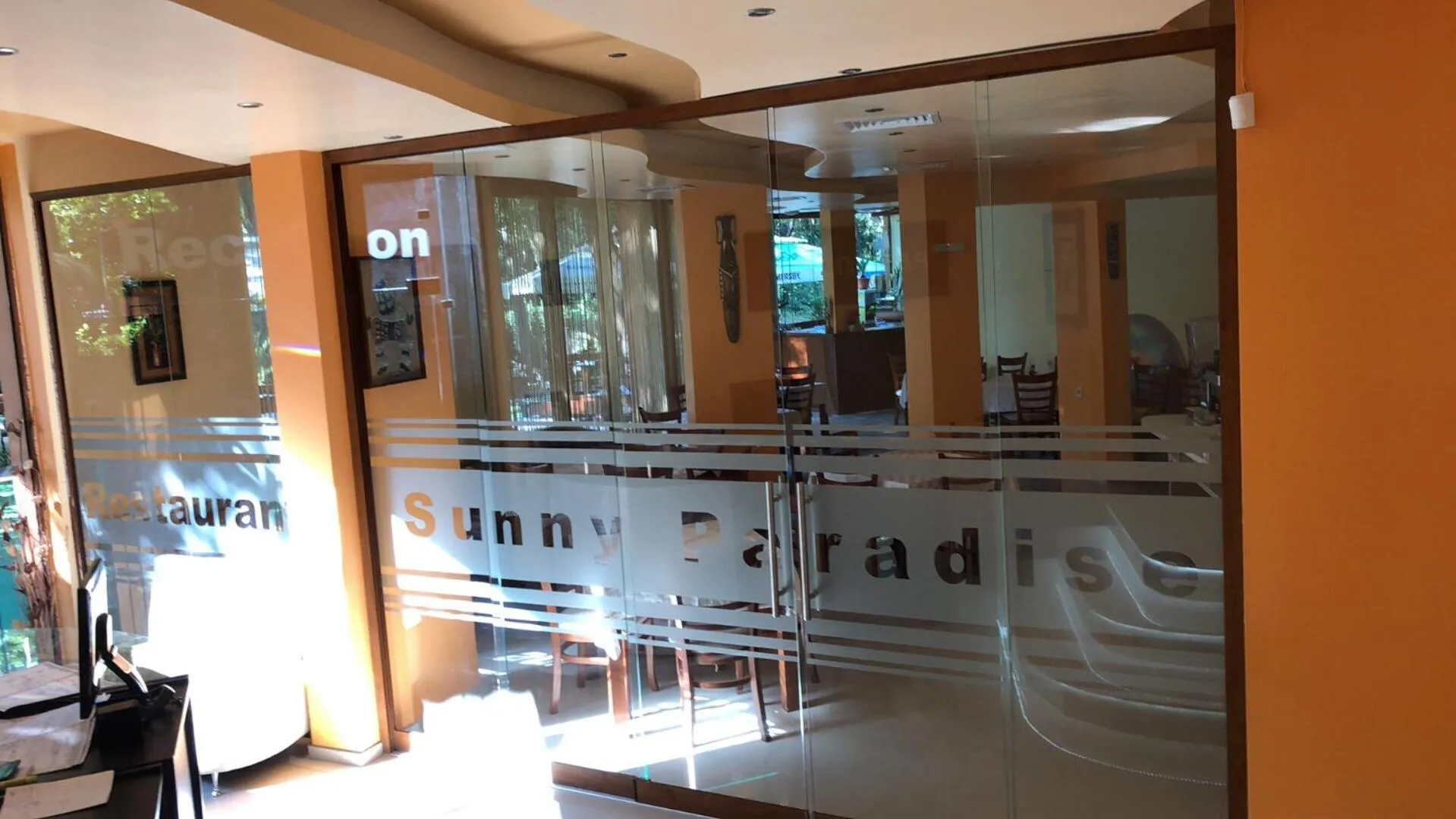 Restaurant/places to eat in Sunny Paradise Family Hotel