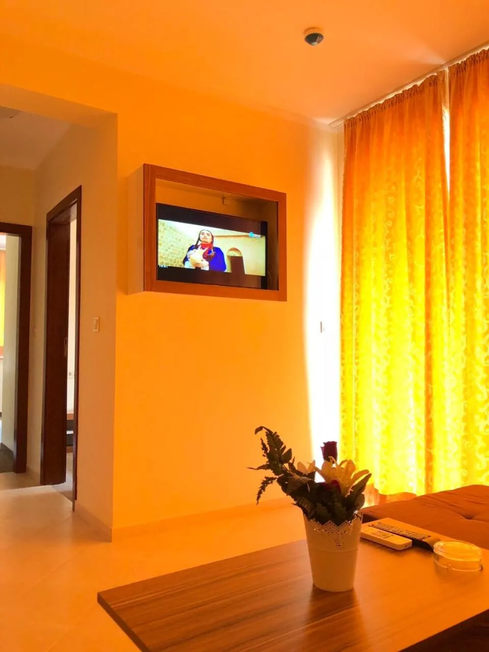 Communal lounge/ TV room in Sunny Paradise Family Hotel