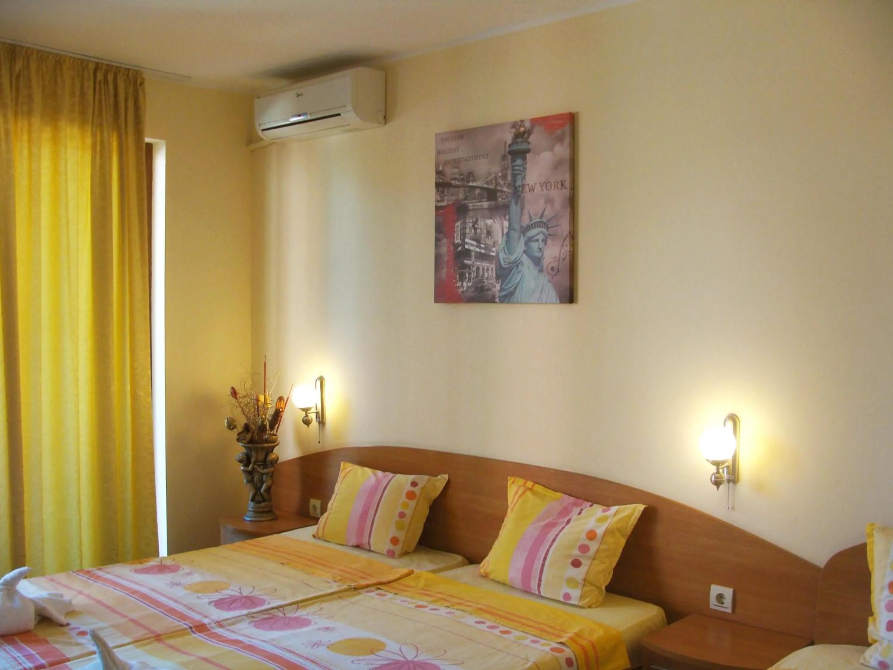 Photo of the whole room, Bed in Sunny Paradise Family Hotel