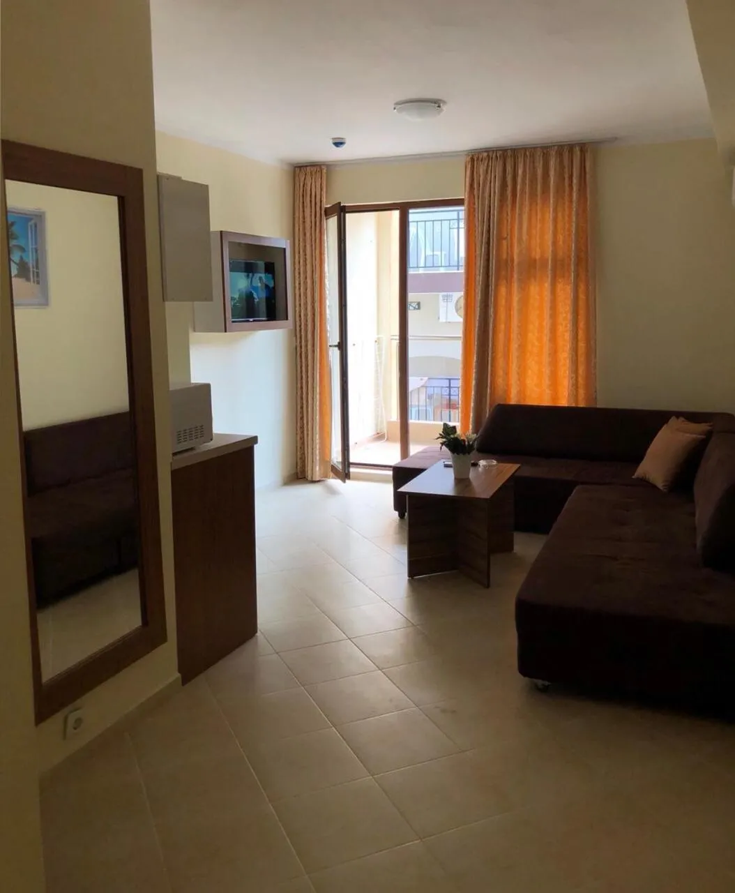 Kitchen or kitchenette in Sunny Paradise Family Hotel