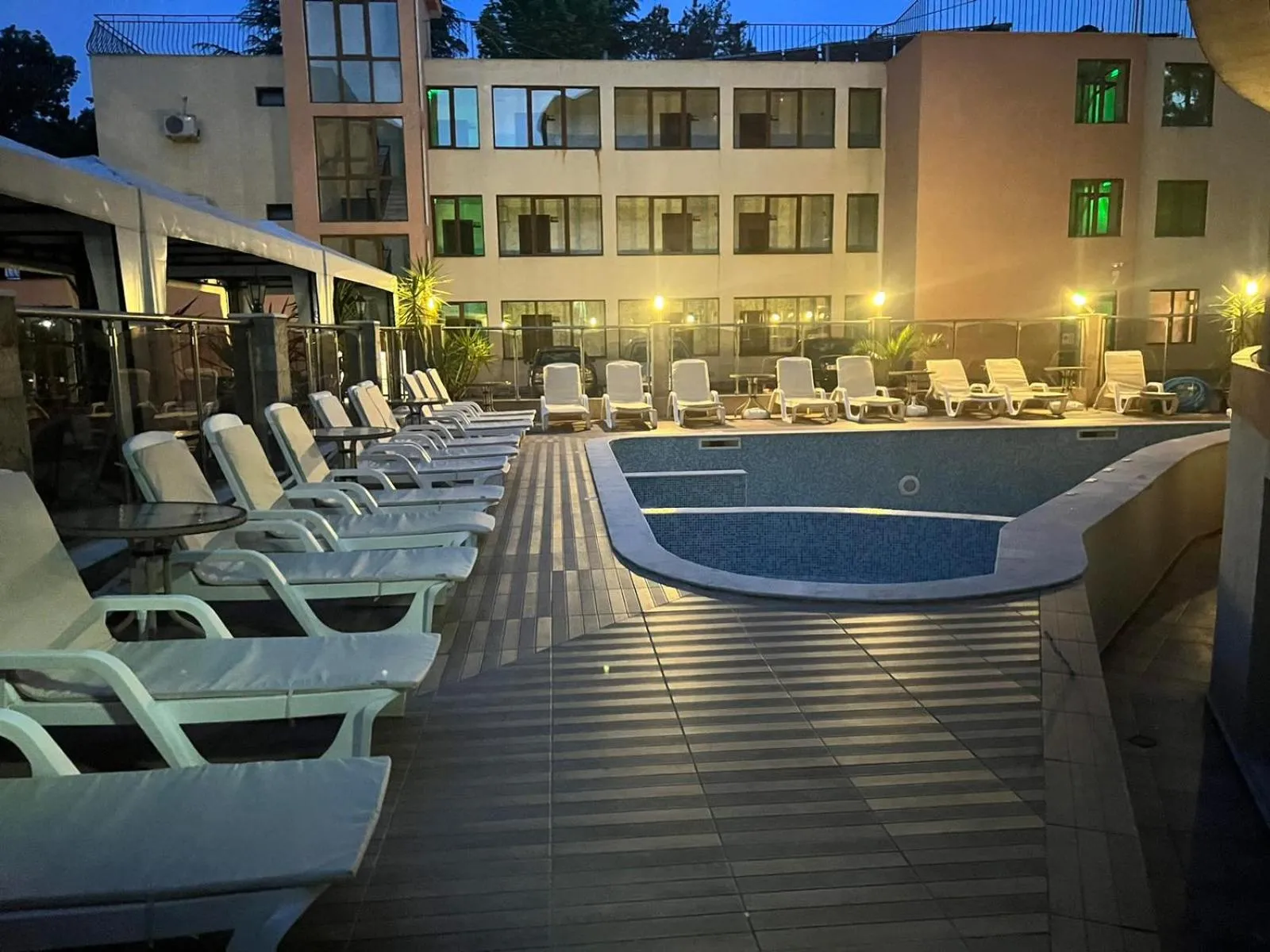 Swimming pool in Sunny Paradise Family Hotel