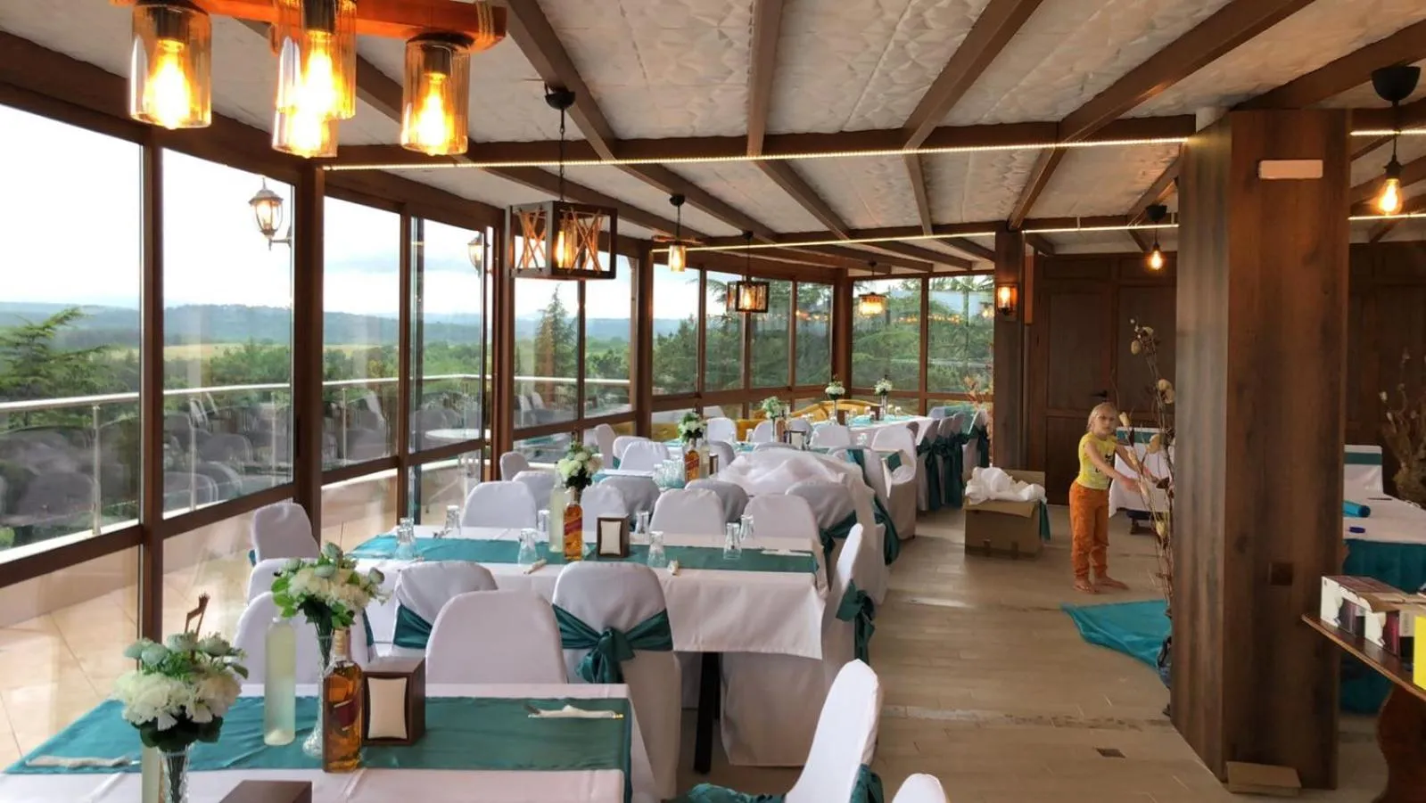 Restaurant/places to eat in Sunny Paradise Family Hotel