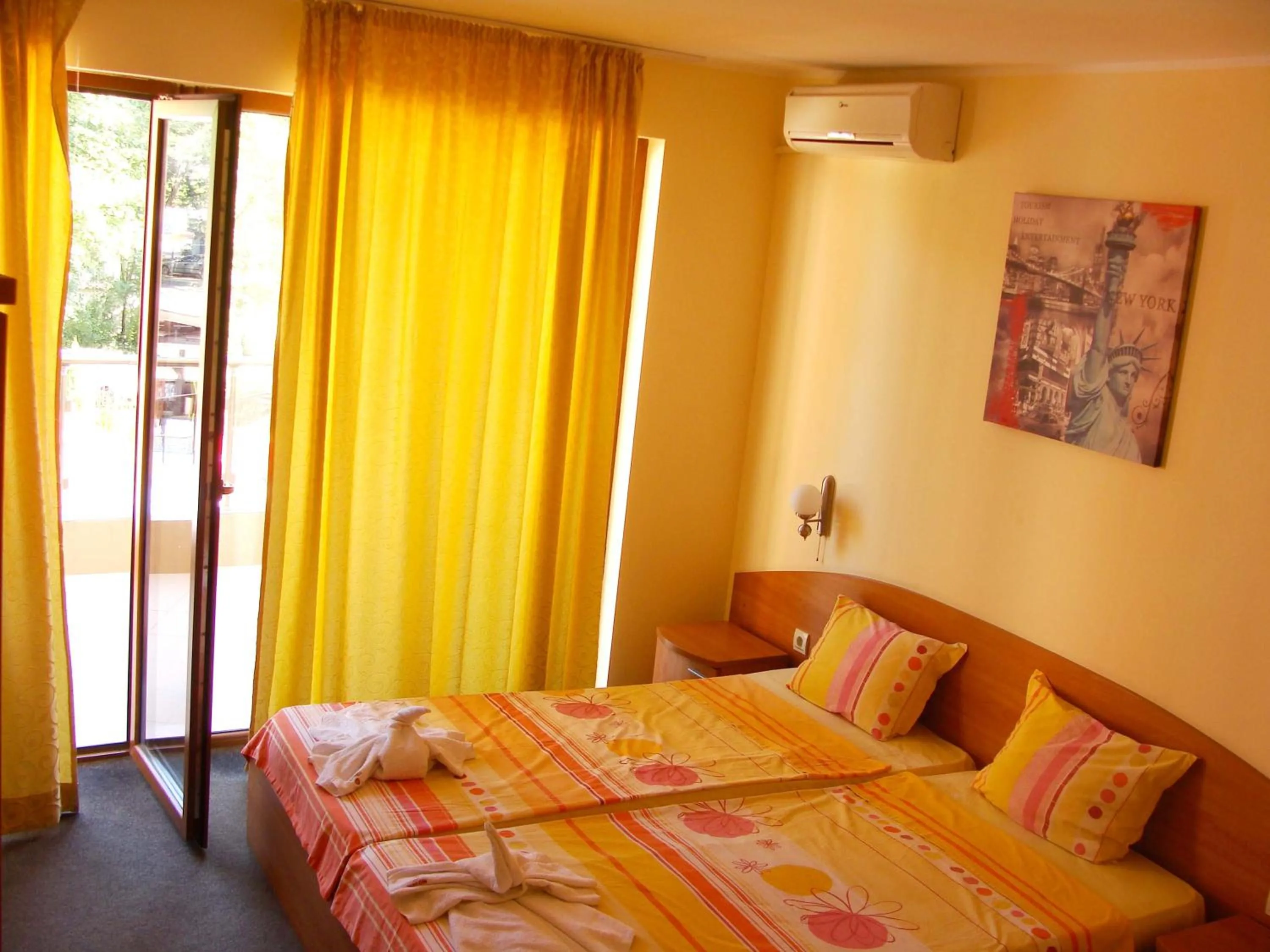 Bedroom, Bed in Sunny Paradise Family Hotel