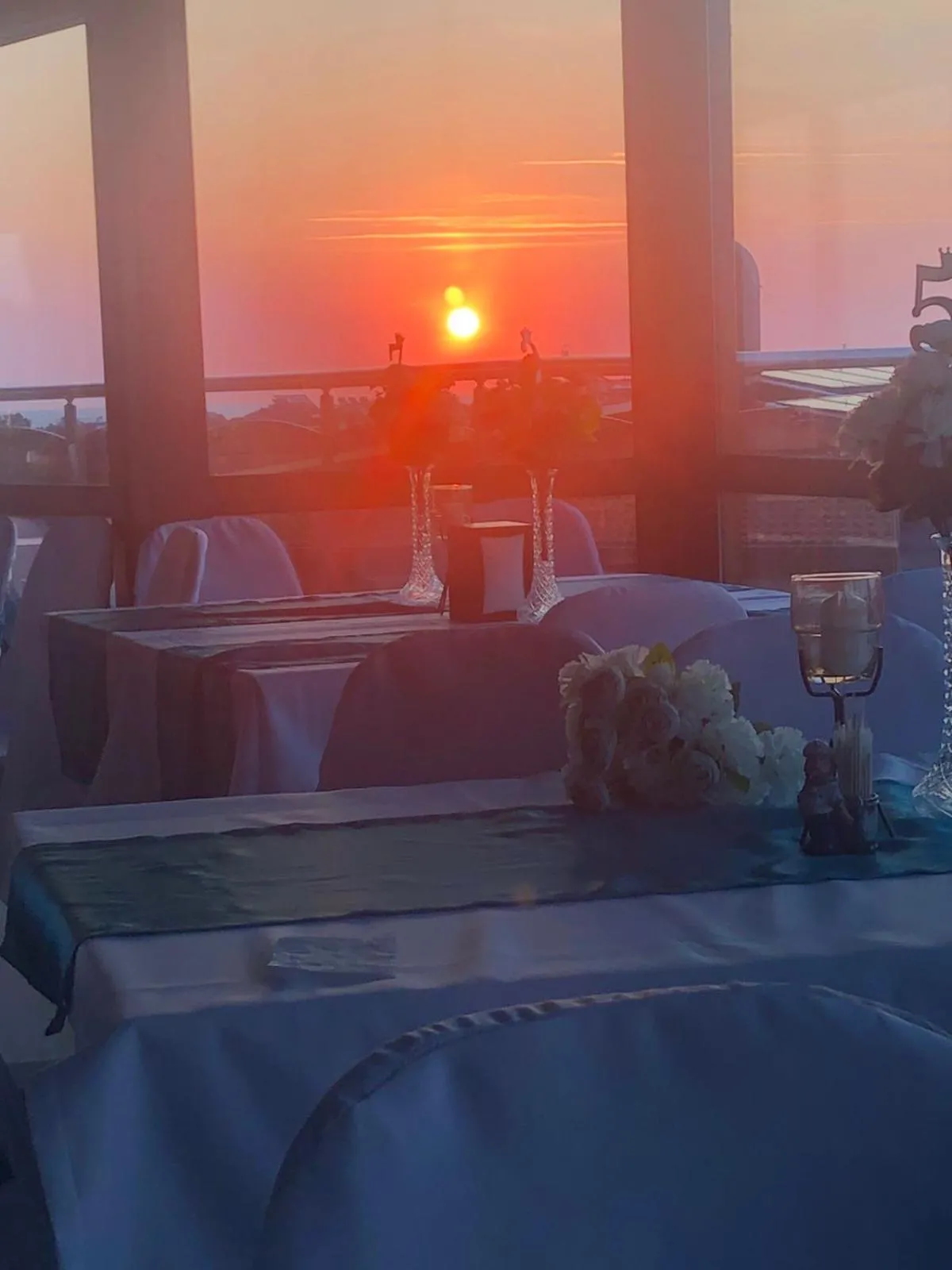 Restaurant/places to eat in Sunny Paradise Family Hotel