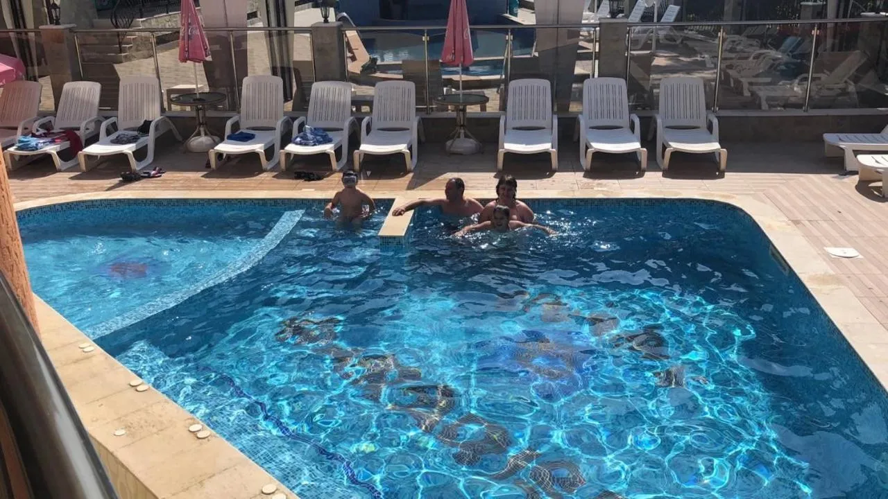 Sunny Paradise Family Hotel