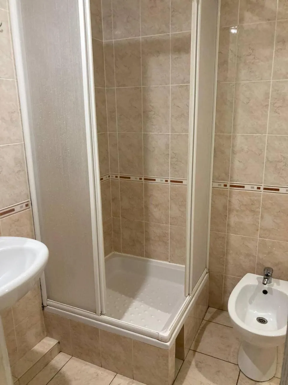 Shower in Holosiyvsky Hotel