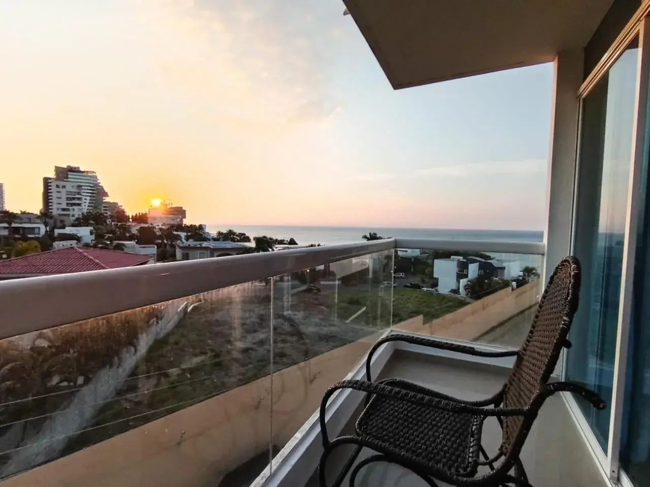 Three-Bedroom Apartment in Edificio Galatea Three-Bedroom Apartment in Edificio Galatea